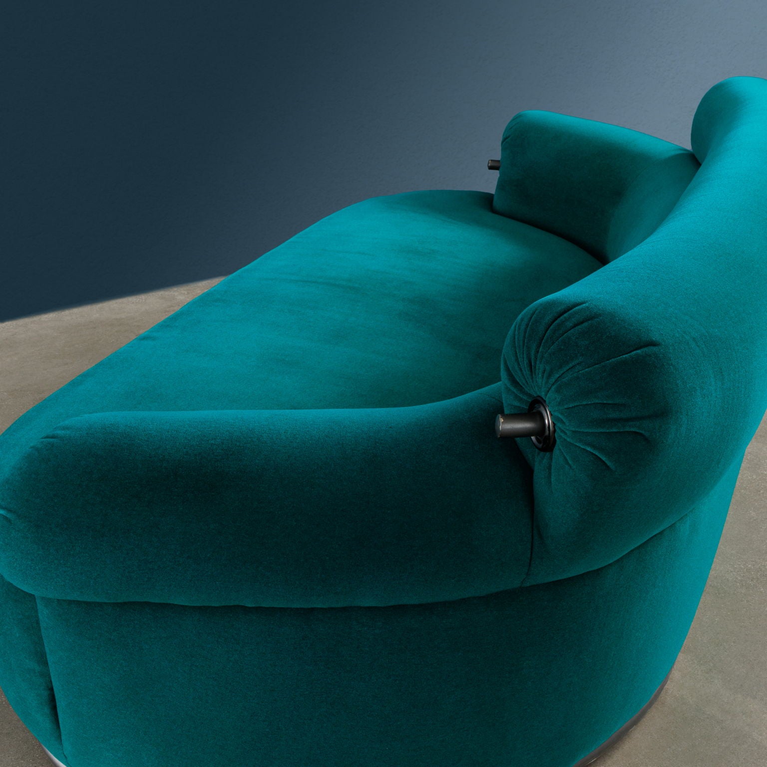 P20B_Toro_Sofa_Design_Luigi_Caccia_Dominioni_1980s
