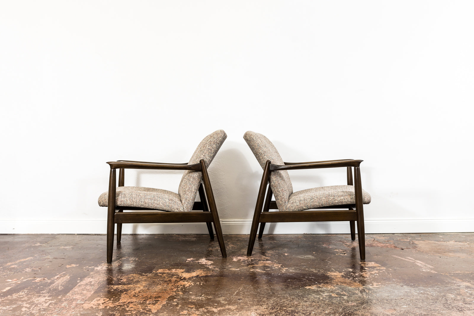 Pair_of_GFM-64_armchairs_by_Edmund_Homa_GFM_Poland_1960_s