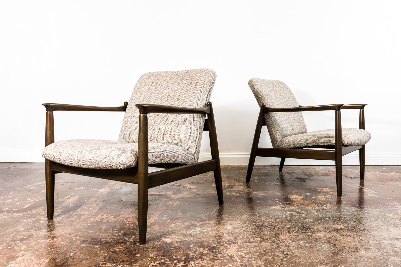 Pair_of_GFM-64_armchairs_by_Edmund_Homa_GFM_Poland_1960_s