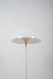 Panthella_floor_lamp_designed_by_Verner_Panton_for_Louis_Poulsen_1970s