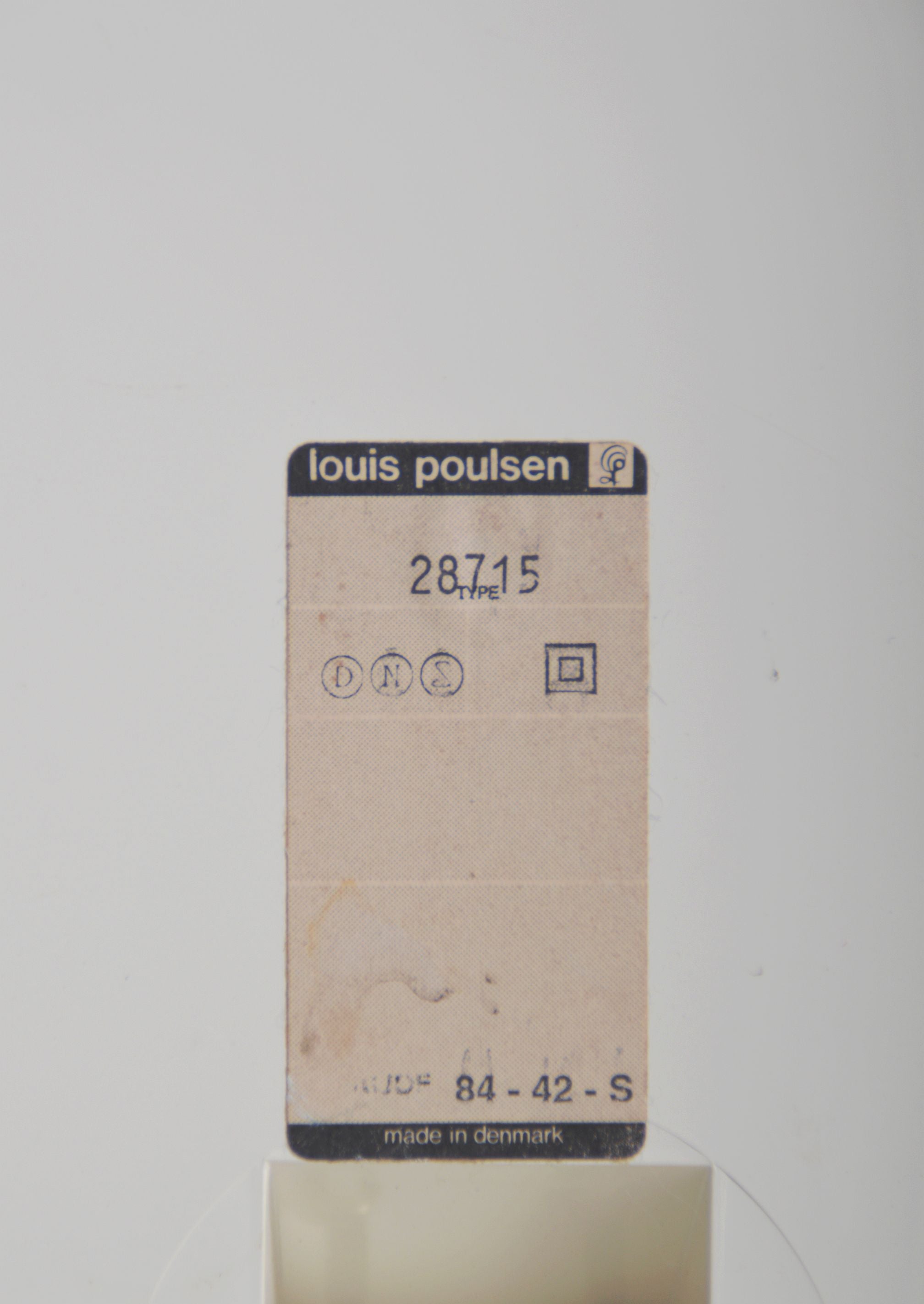 Panthella_floor_lamp_designed_by_Verner_Panton_for_Louis_Poulsen_1970s