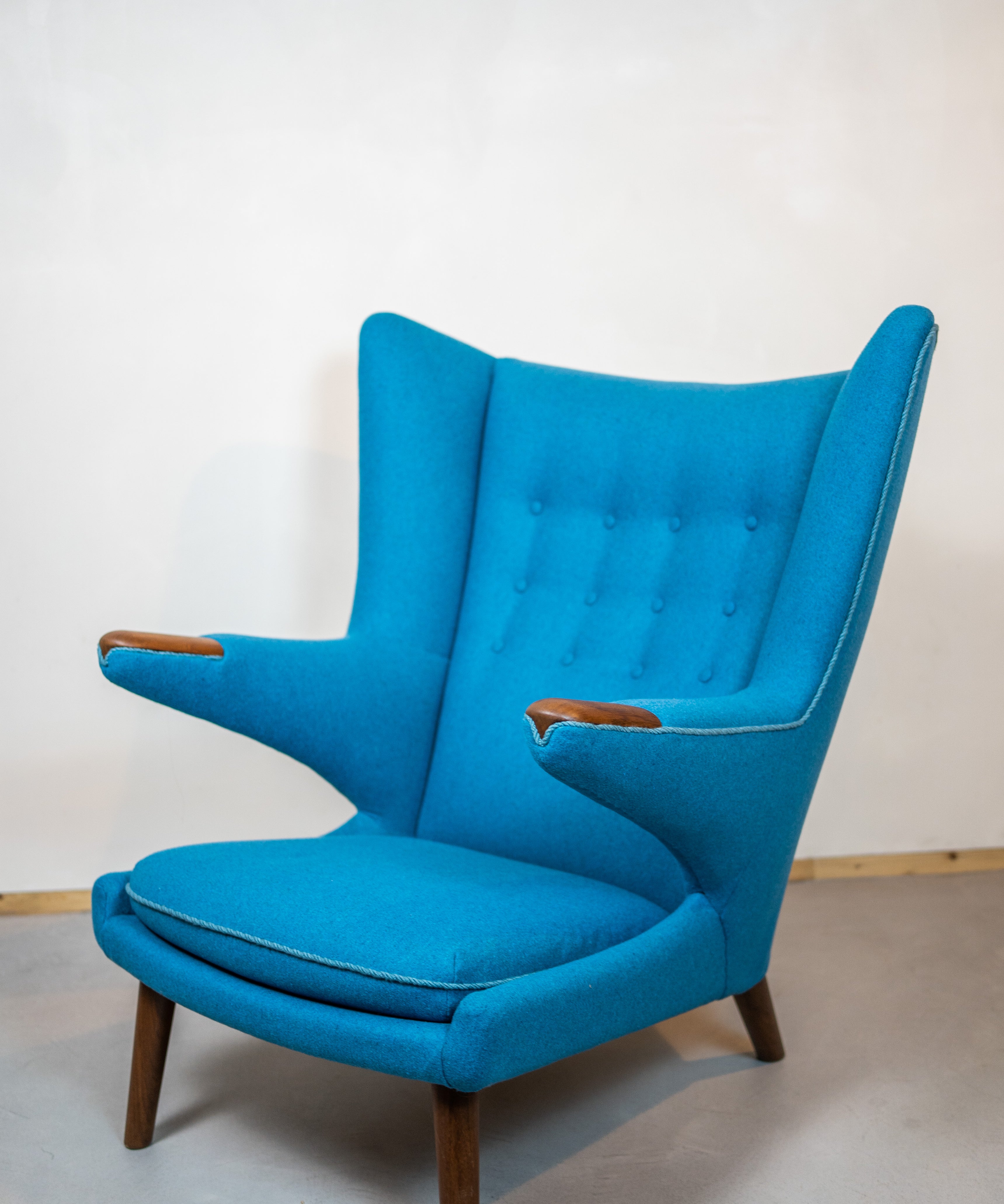 Papa_Bear_Chair_by_Hans_Wegner_for_PP_Mobler