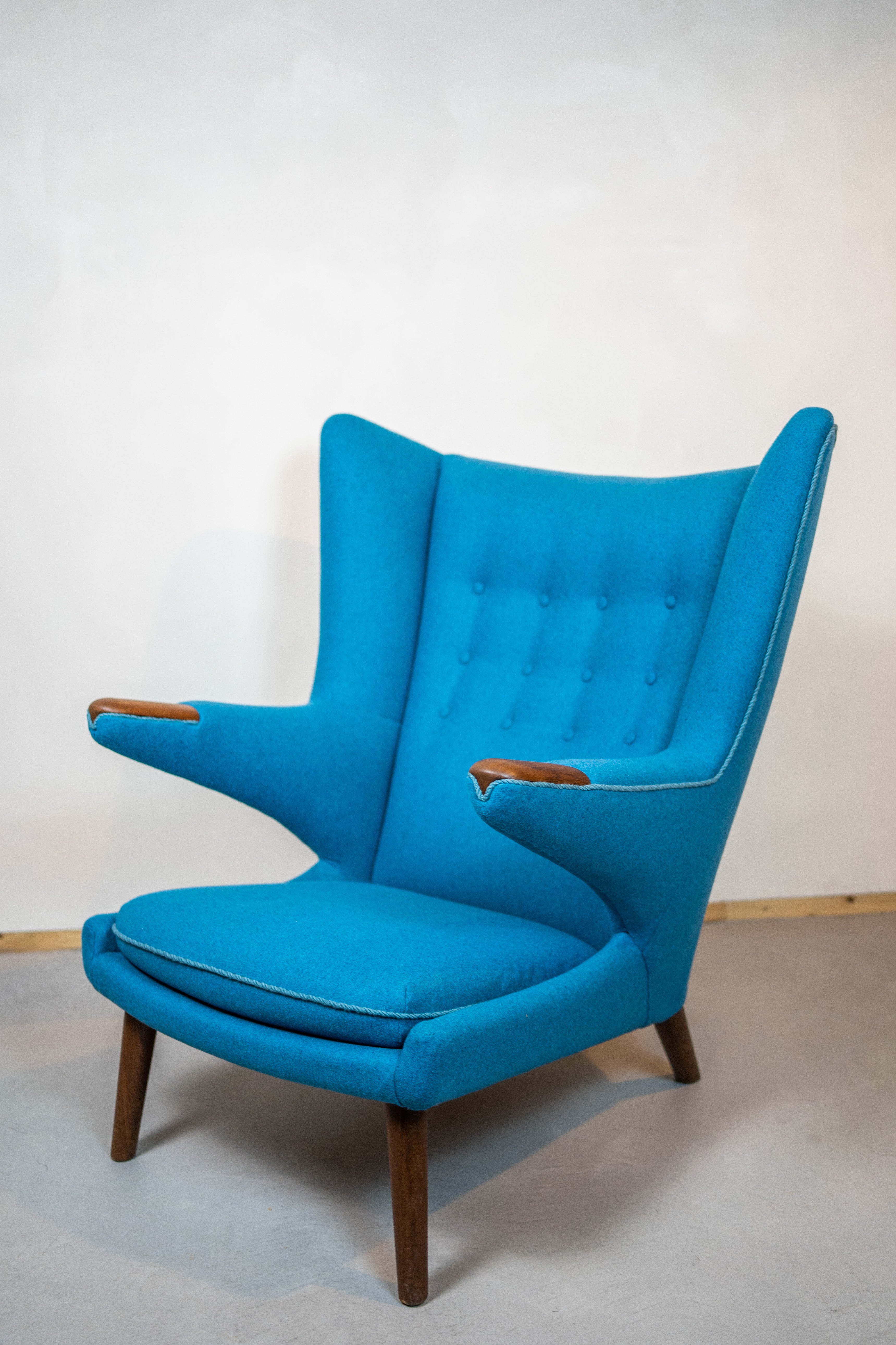 Papa_Bear_Chair_by_Hans_Wegner_for_PP_Mobler