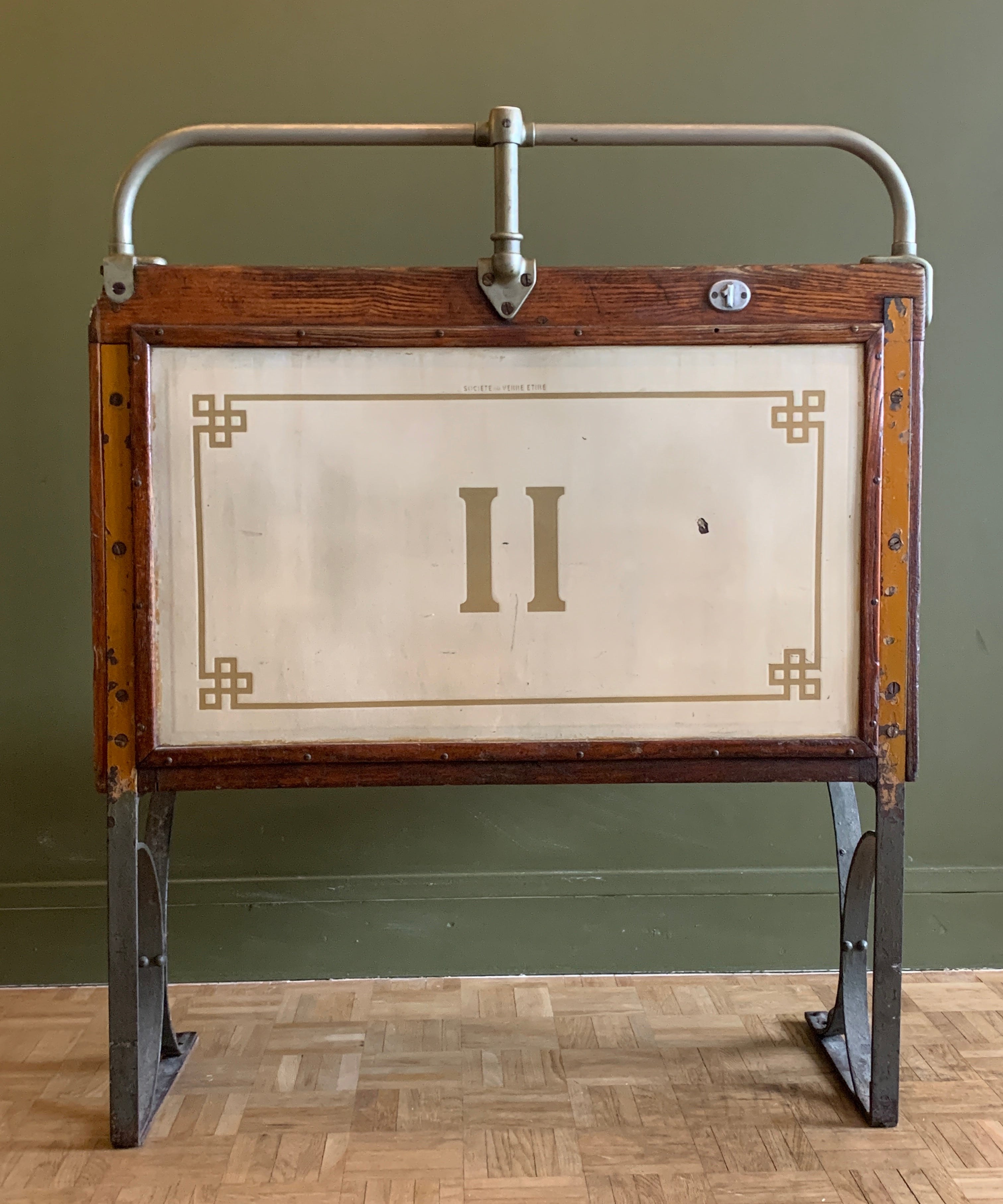 Paris_Metro_Car_Bench_from_1920
