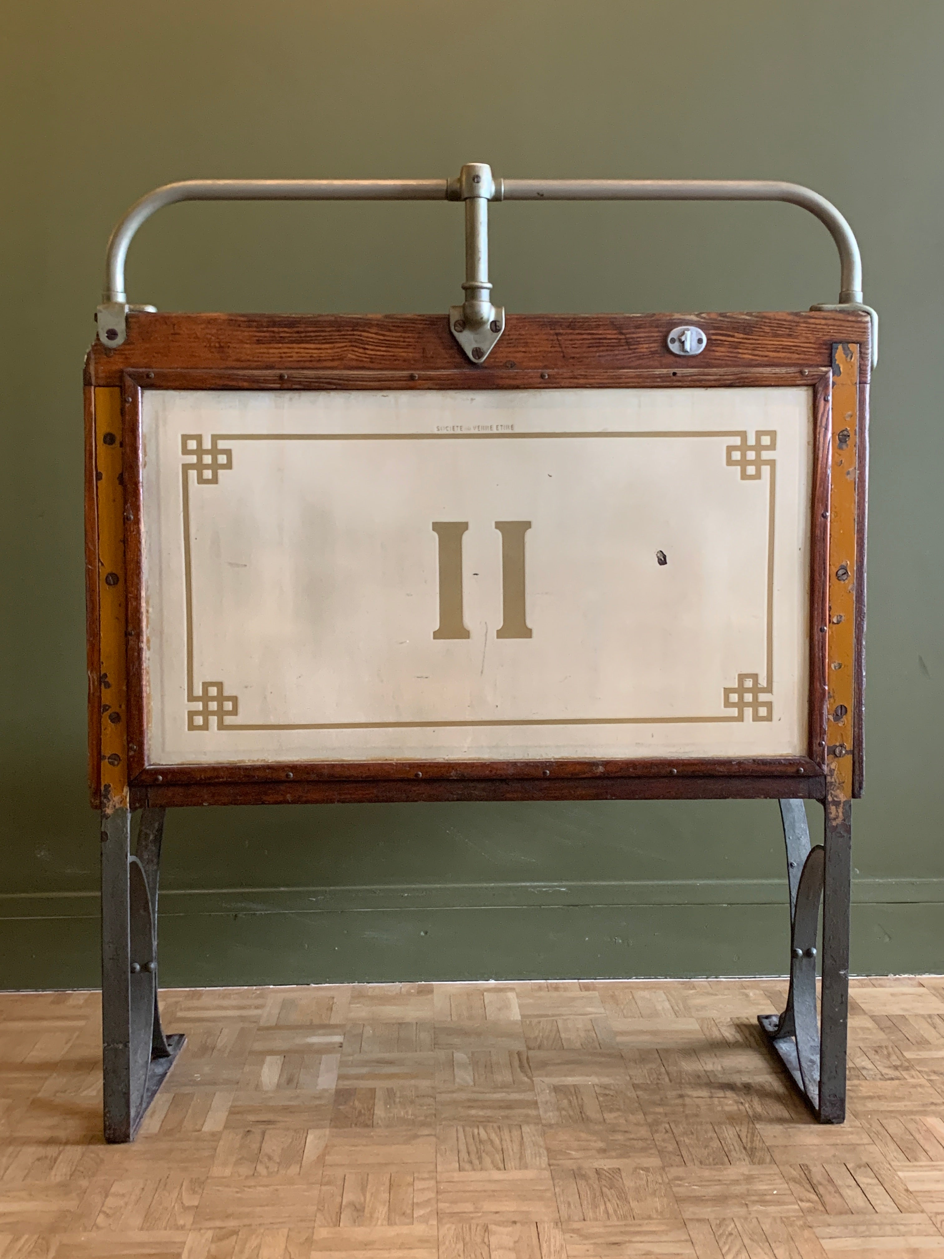 Paris_Metro_Car_Bench_from_1920