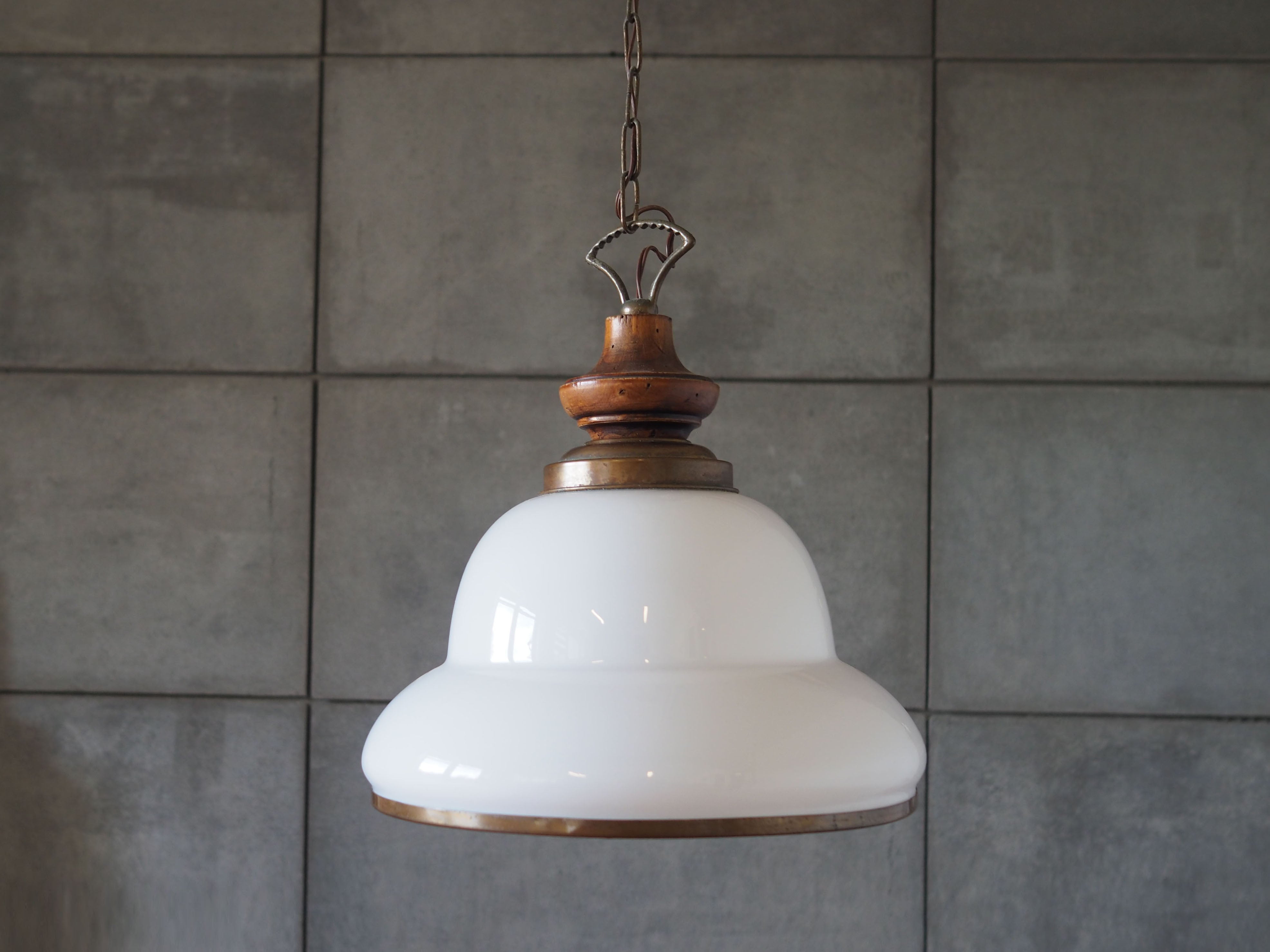 Pendant_lamp_Scandinavian_Modern_Design_1970s