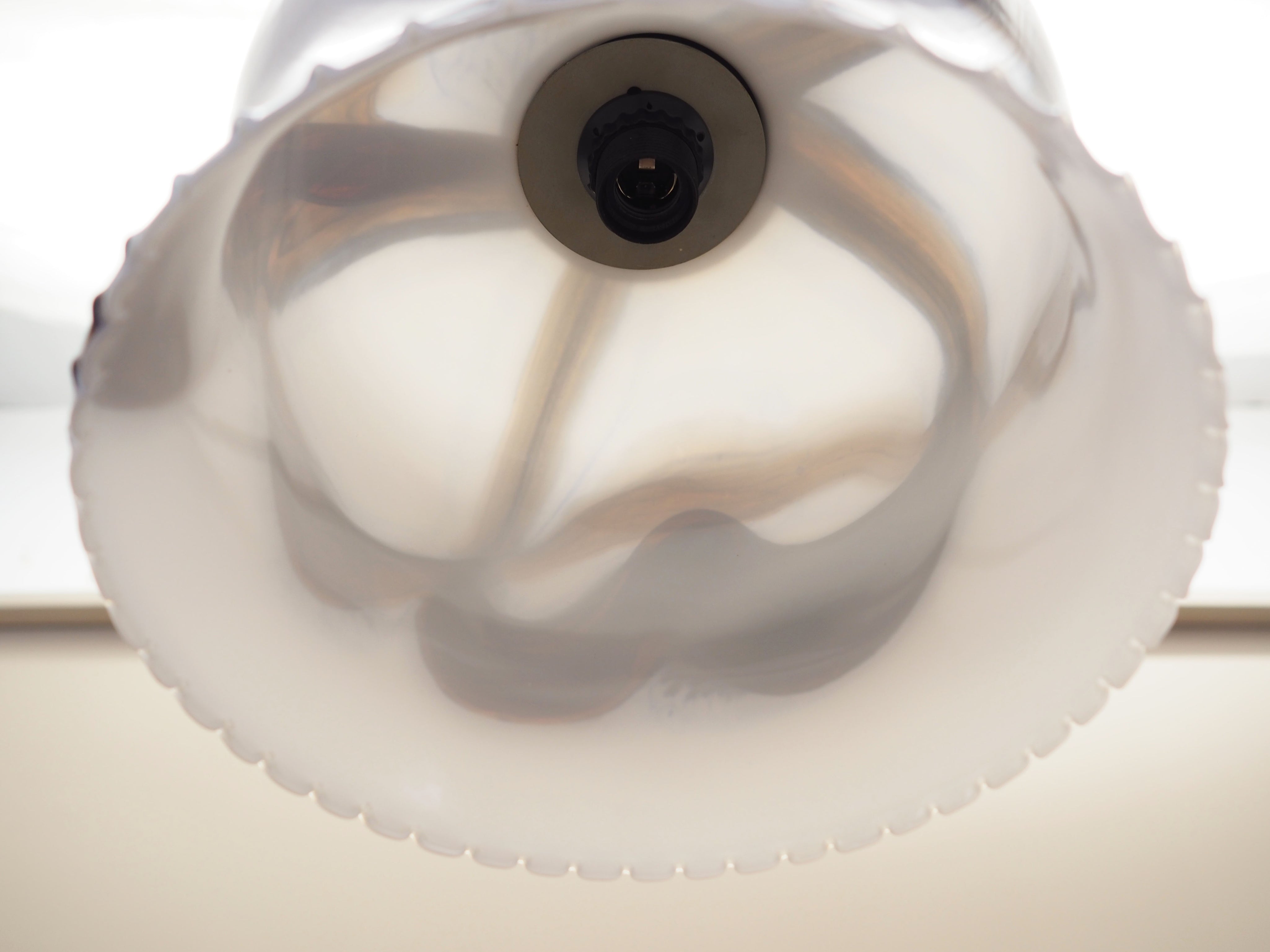 Pendant_lamp_in_Danish_design_1970s_production_Denmark