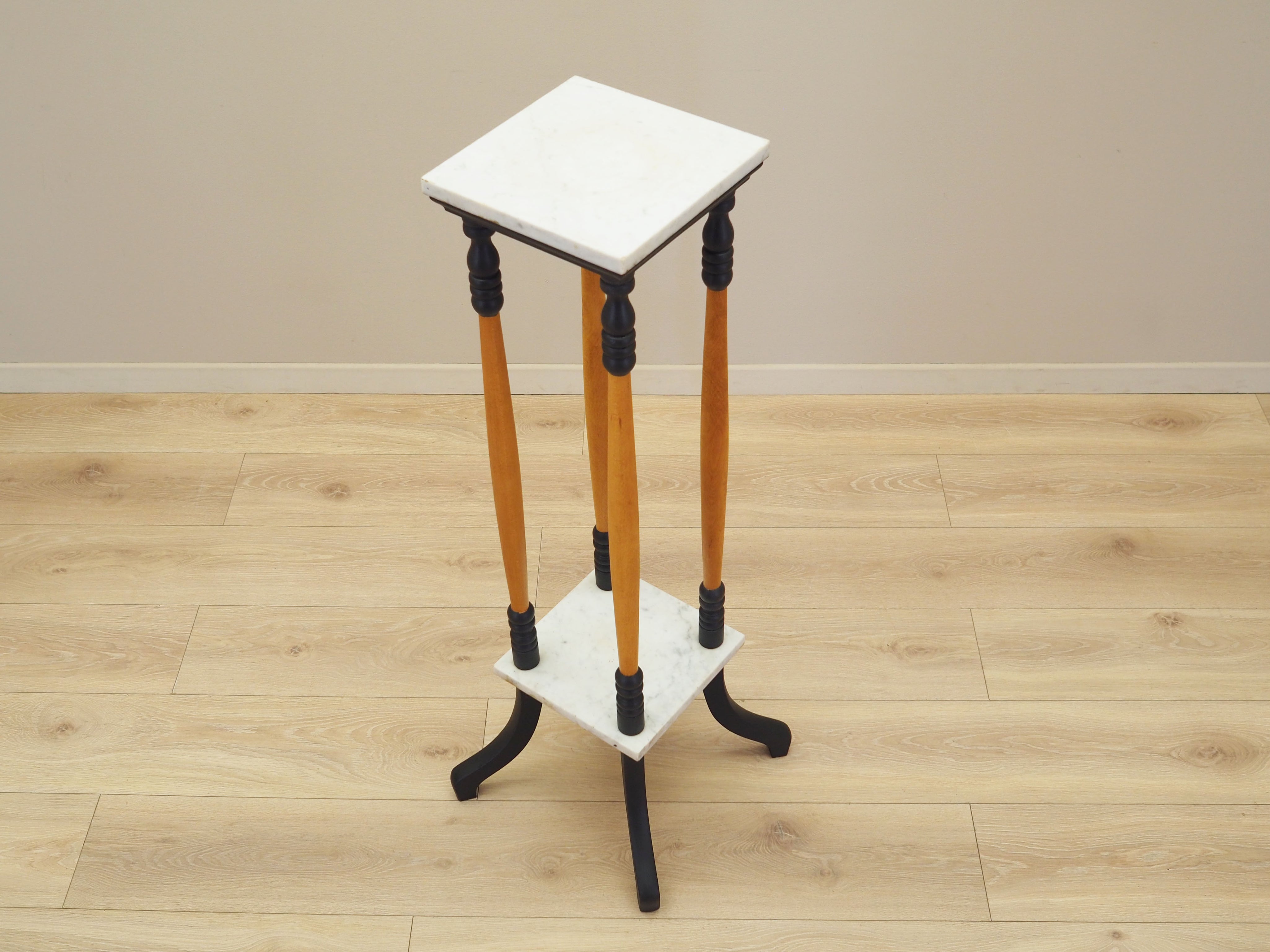Plant_stand_Danish_design_1970s_production_Denmark