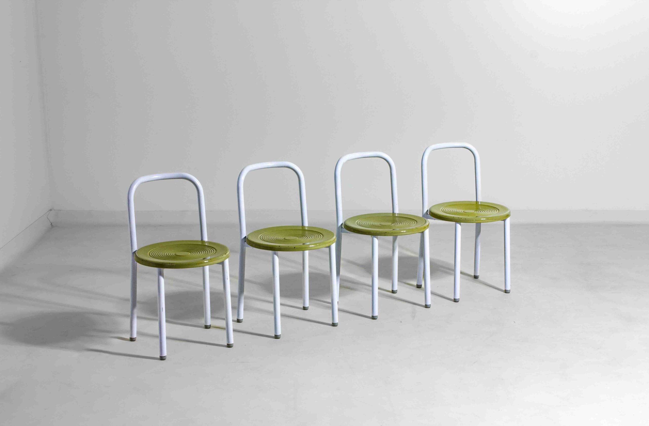 Set_of_4_Postmodern_Metal_Chairs_from_1980s_Italy