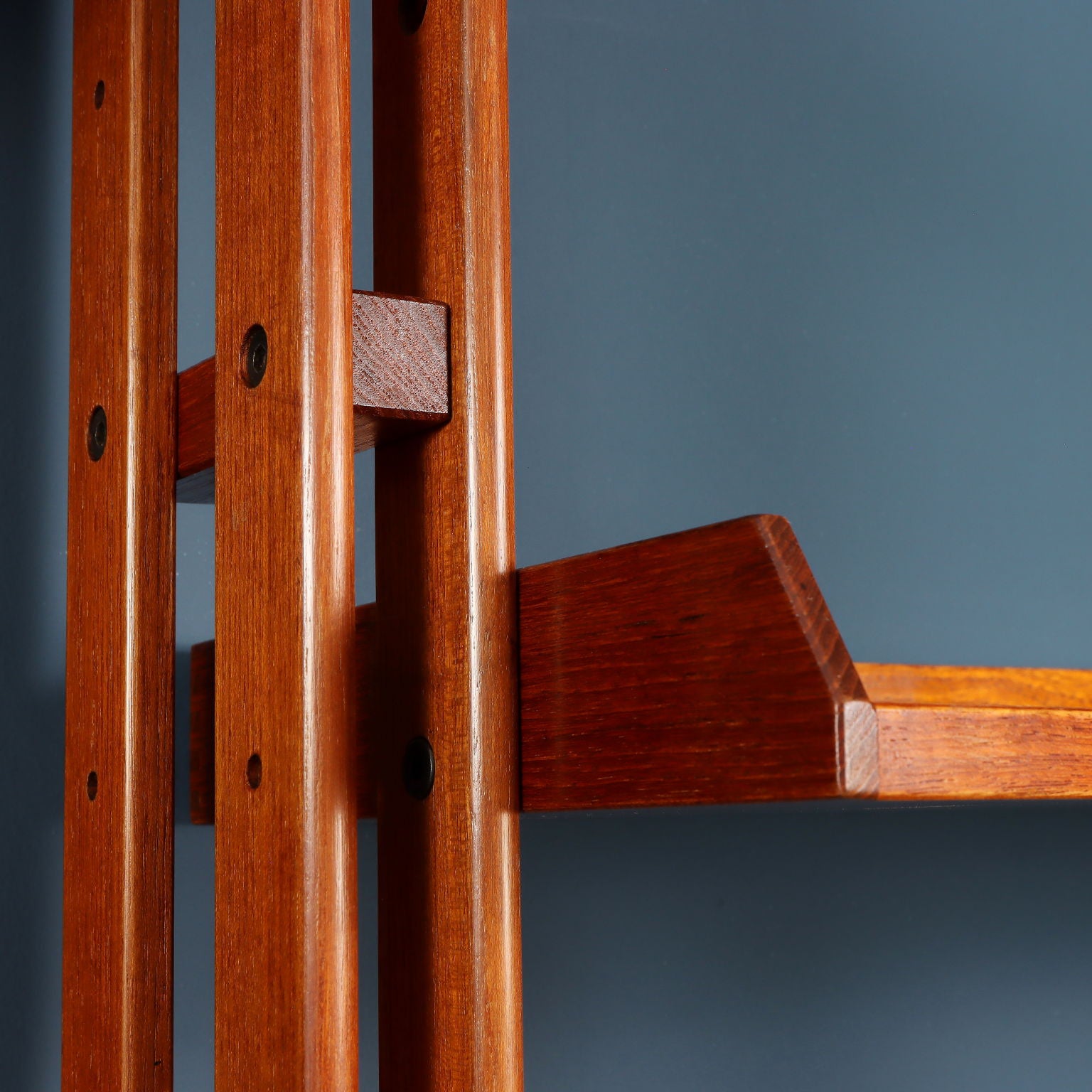 Poggi_LB7_Bookcase_Design_Franco_Albini_Teak_Italy_1950s