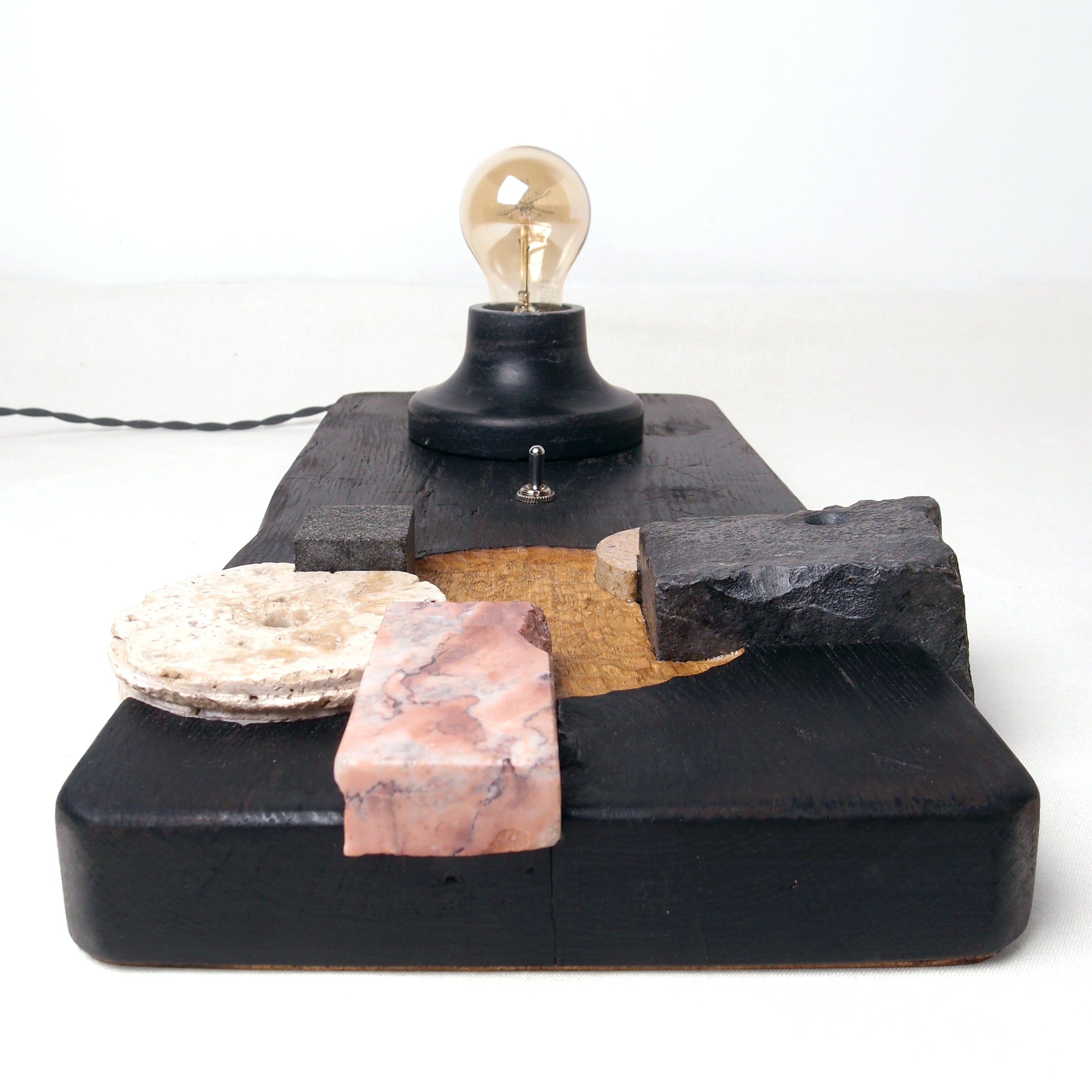 Puzzle_Table_Lamp