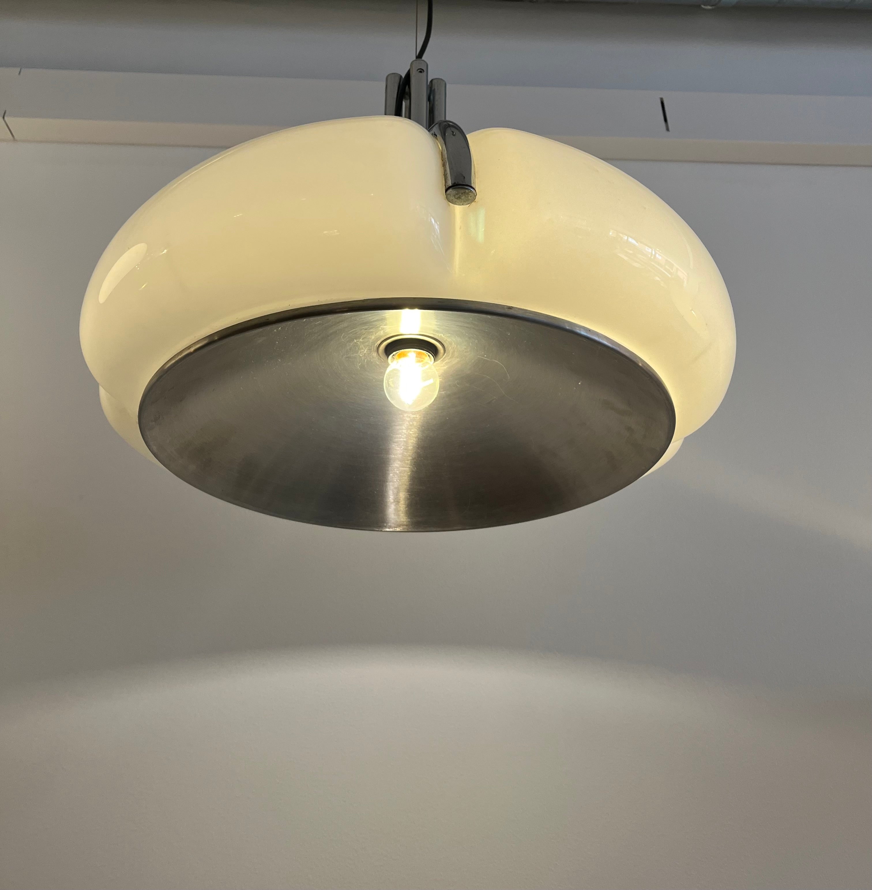 Quadrifoglio_pendant_lamp_by_Massoni_Aulenti_for_Harvey_Guzzini