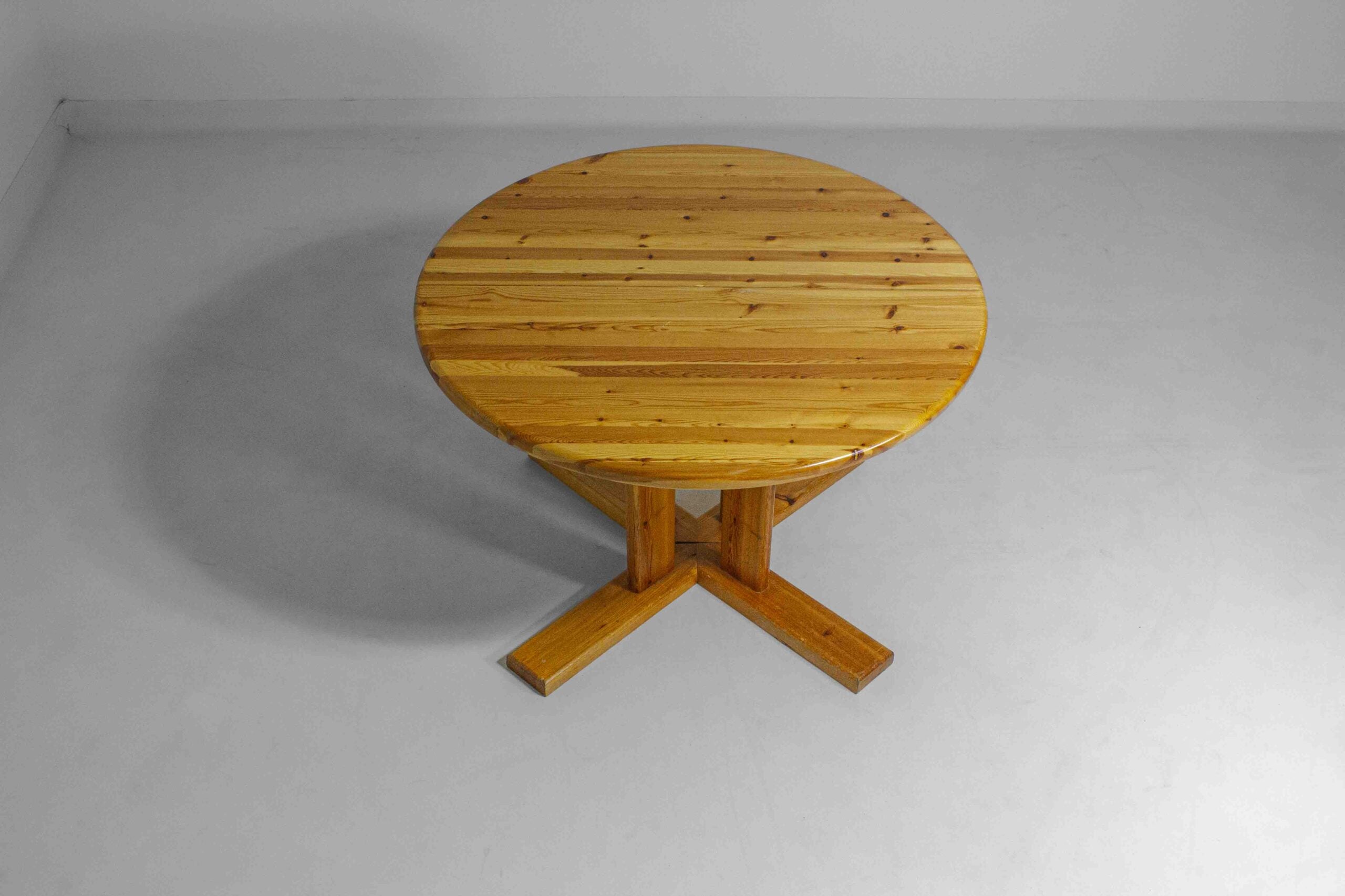 Rainer_Daumiller_pine_dining_table