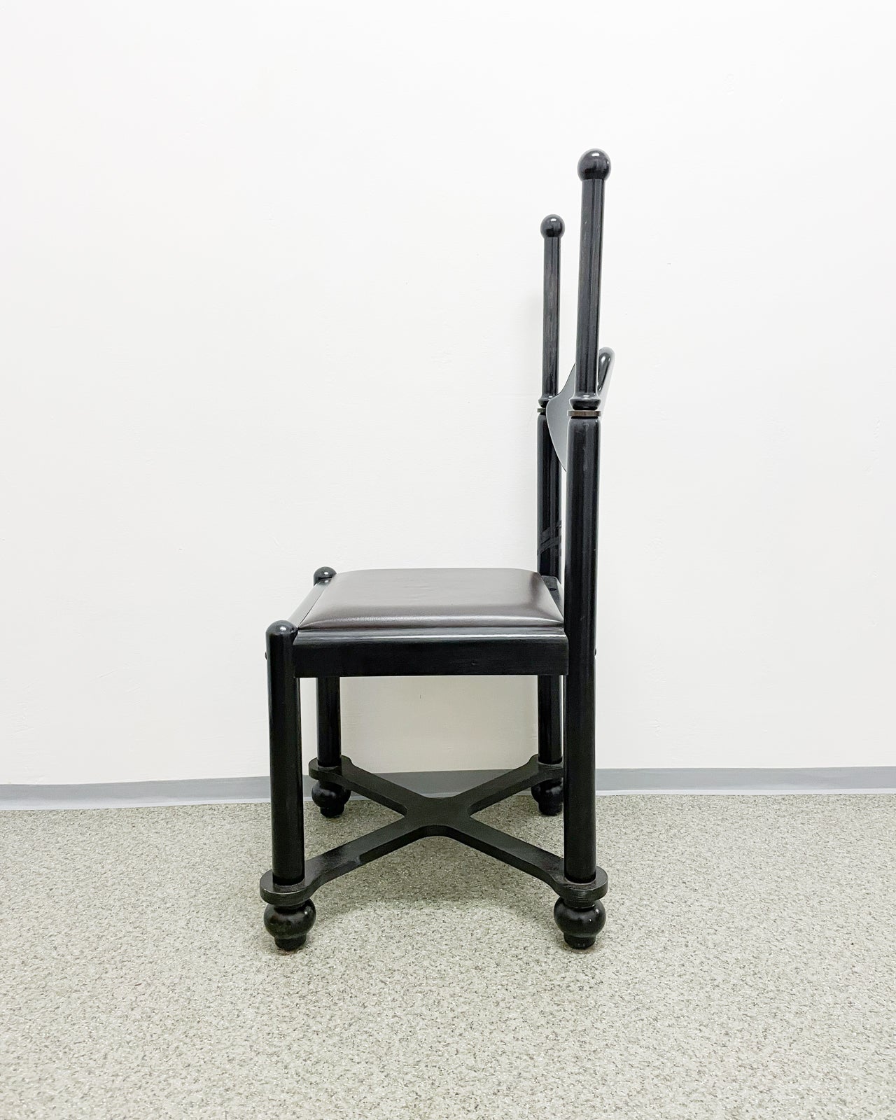 Rare_Akos_Belloni_postmodern_chair