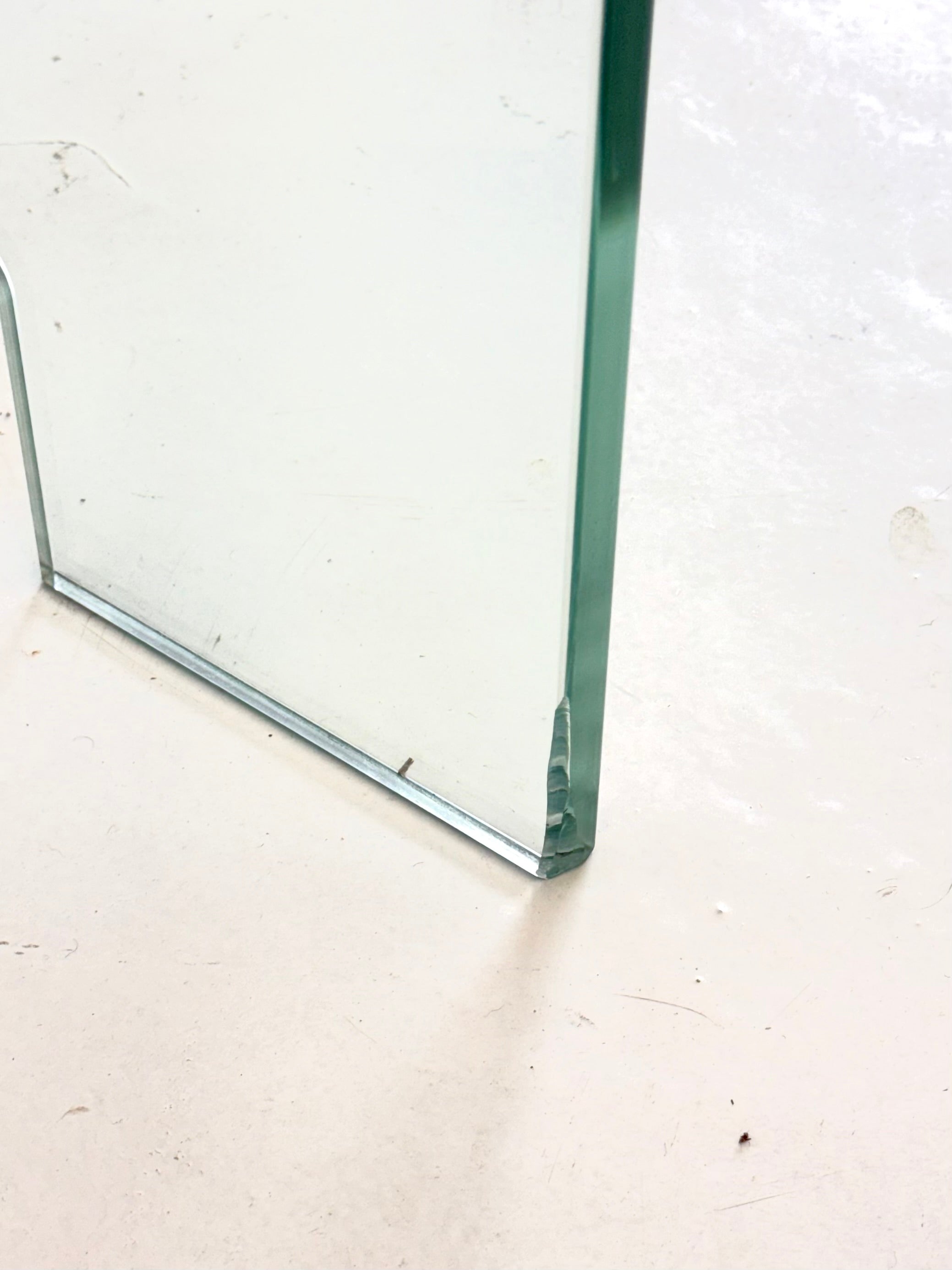 Rare_design_chair_made_entirely_of_tempered_glass