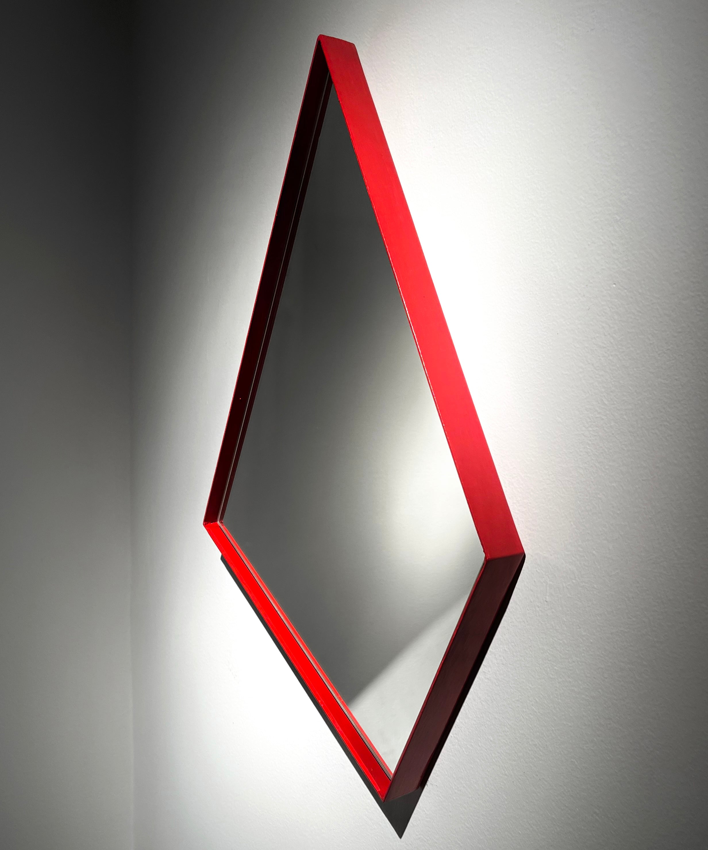 Red_Border_Mirror_by_Filipe_Condado