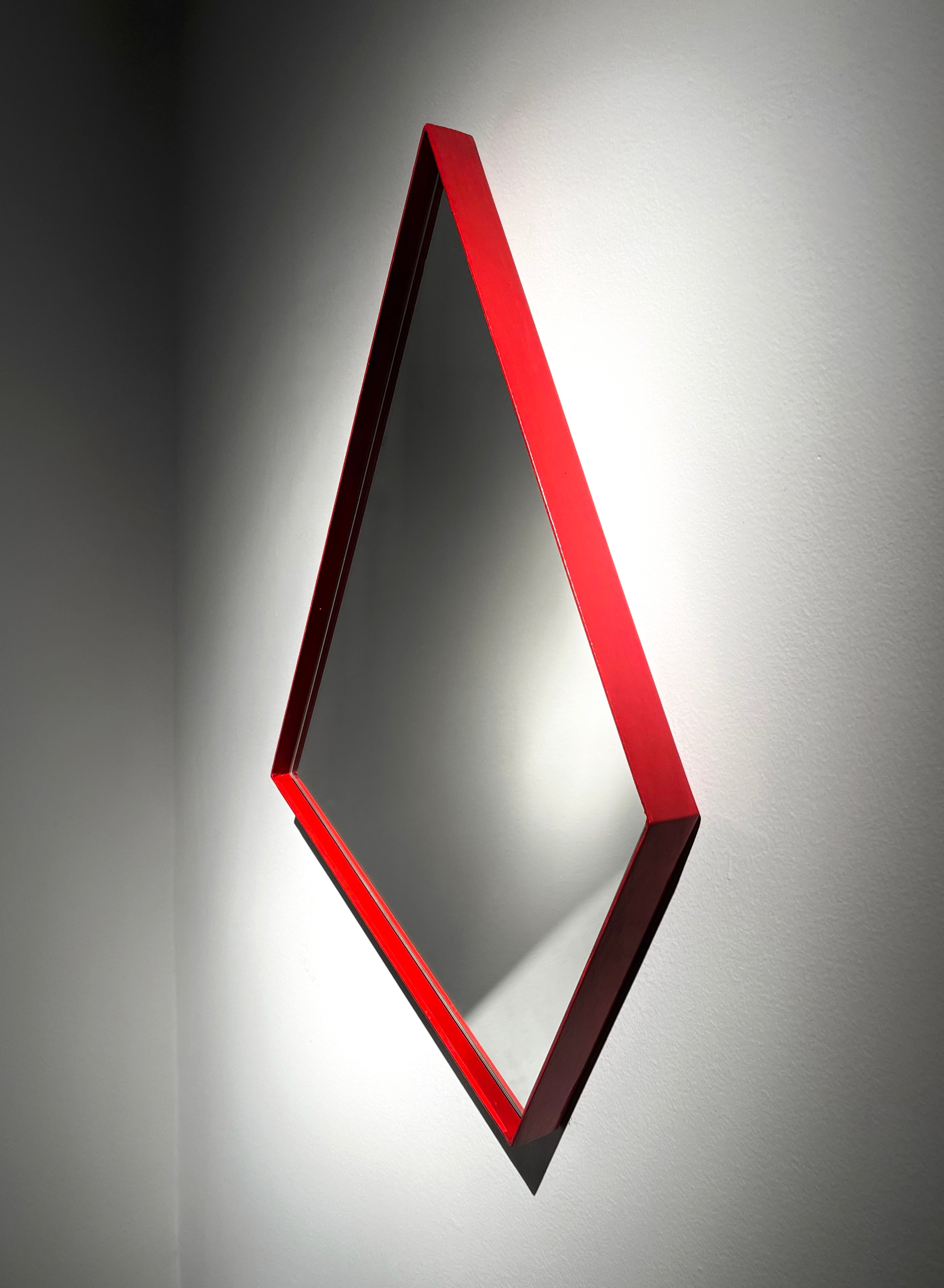 Red_Border_Mirror_by_Filipe_Condado