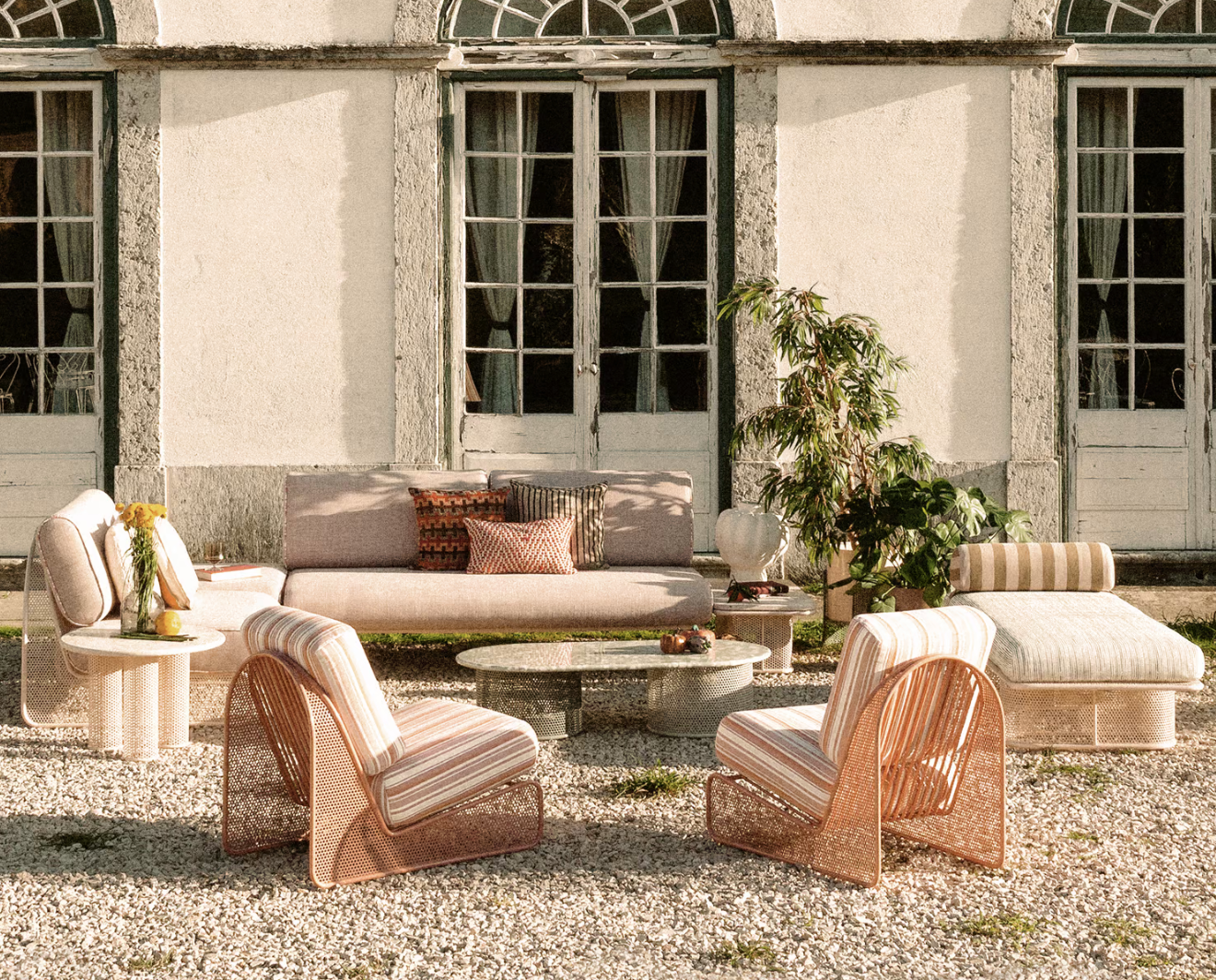 Riviera_Molduar_Couch