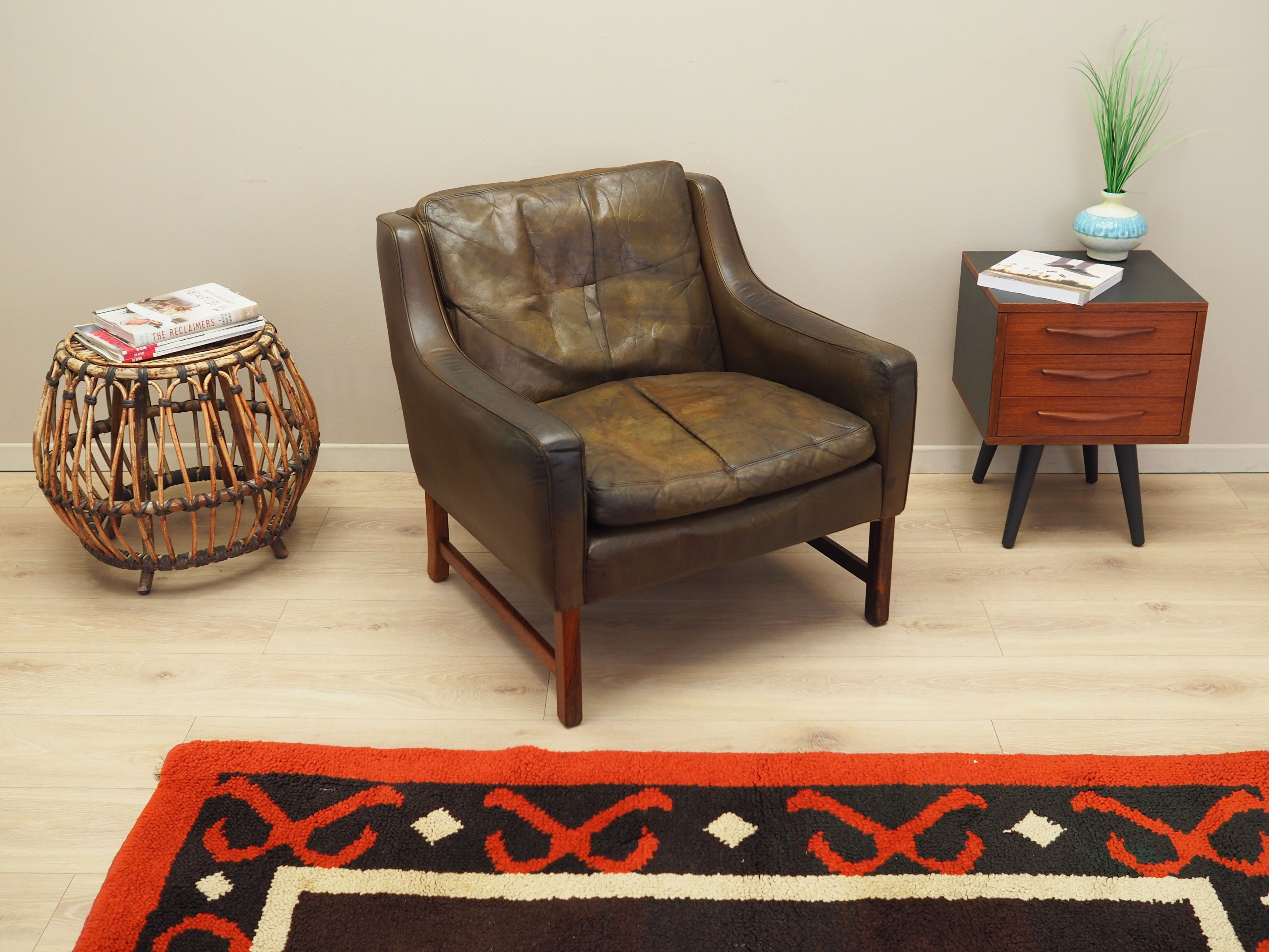 Rosewood_armchair_Scandinavian_design_1960s_designer_Fredrik_Kayser_production_Vatne_M_bler