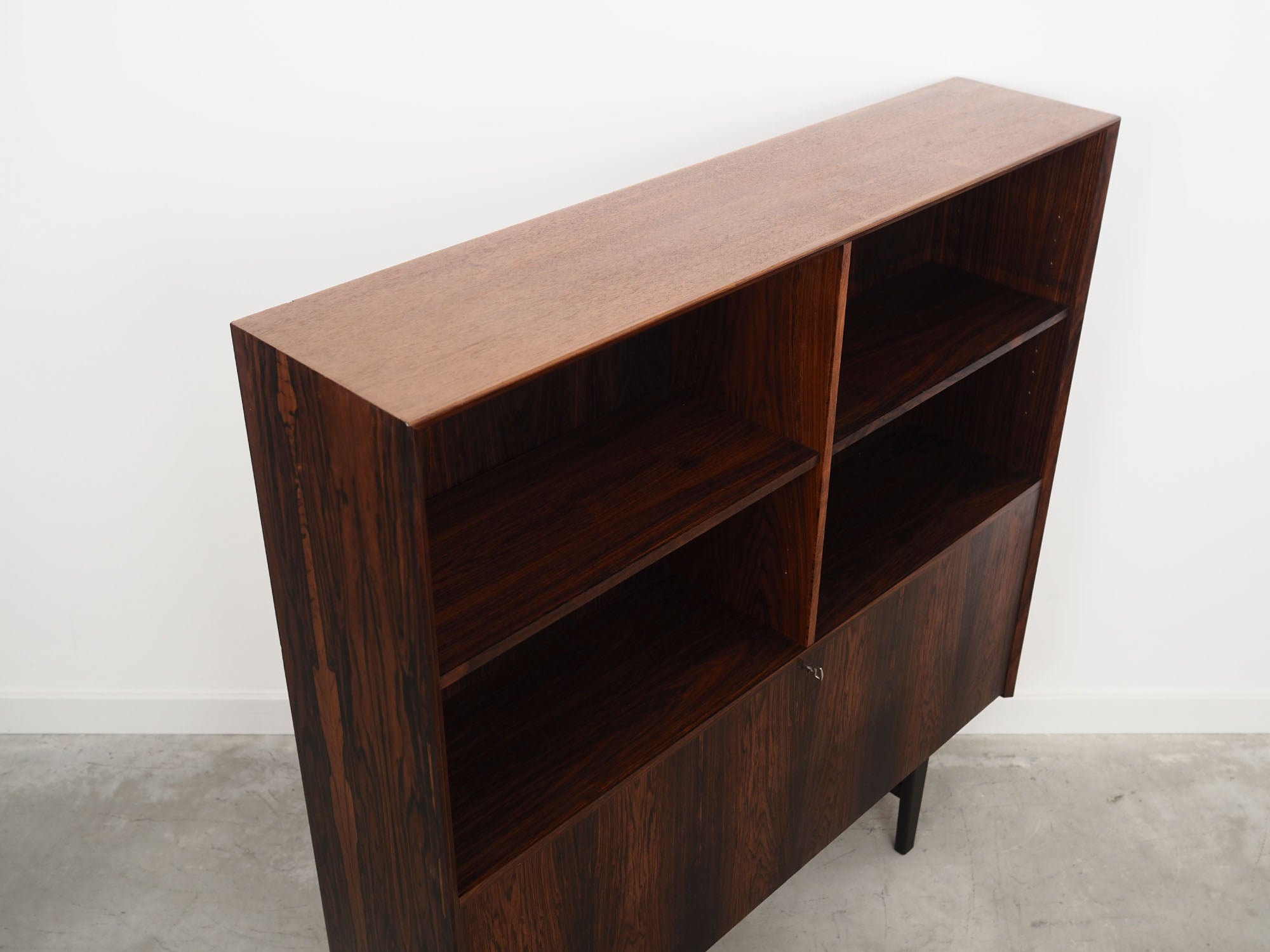 Rosewood_bookcase_Danish_design_1960s_manufacturer_Brouers_M_belfabric