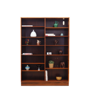 Rosewood_bookcase_Danish_design_1970s_production_Hundevad