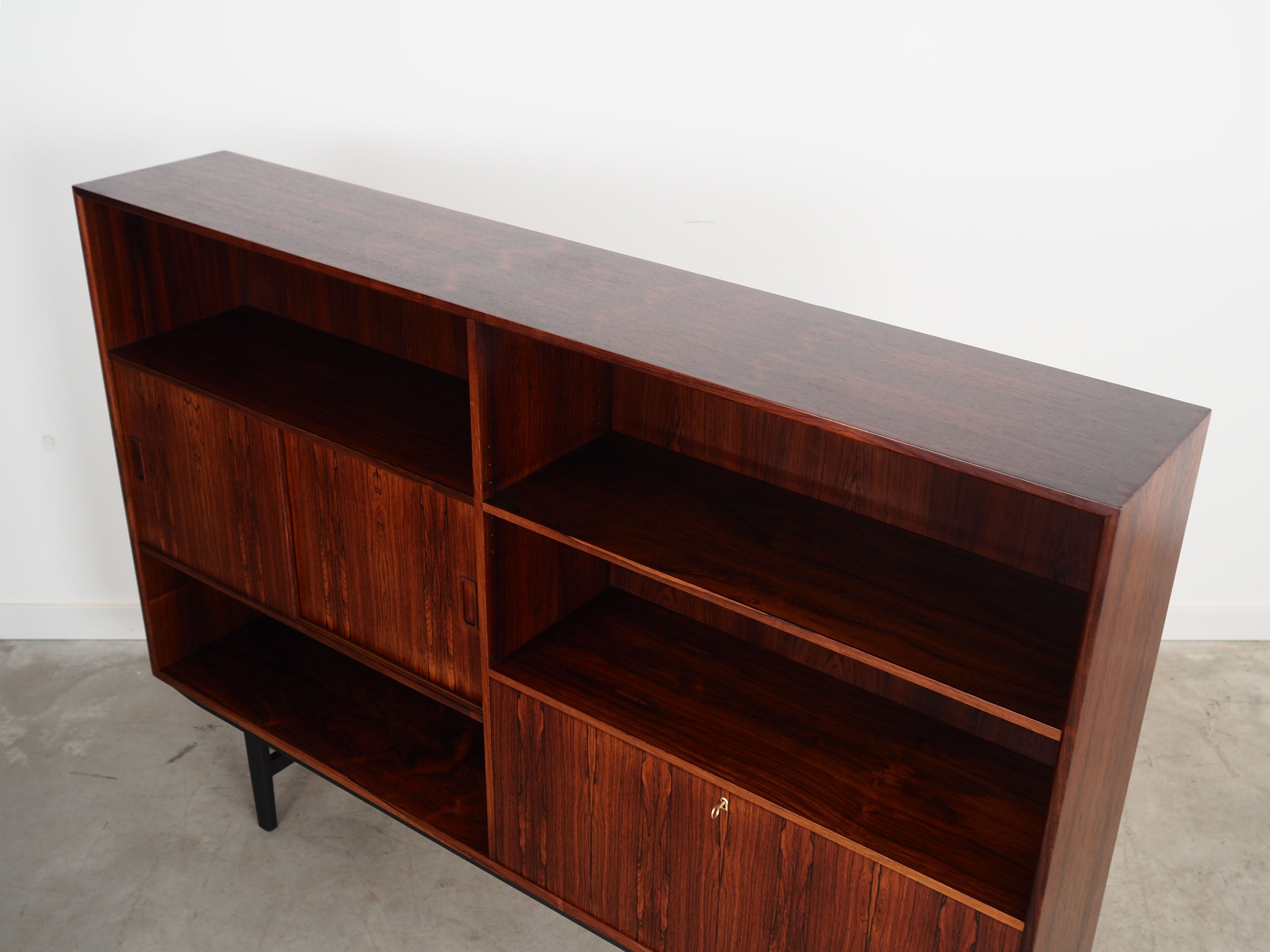 Rosewood_bookcase_Danish_design_from_1970s_production_Denmark
