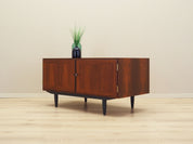 Rosewood_cabinet_Danish_design_1970s_manufacture_Hundevad