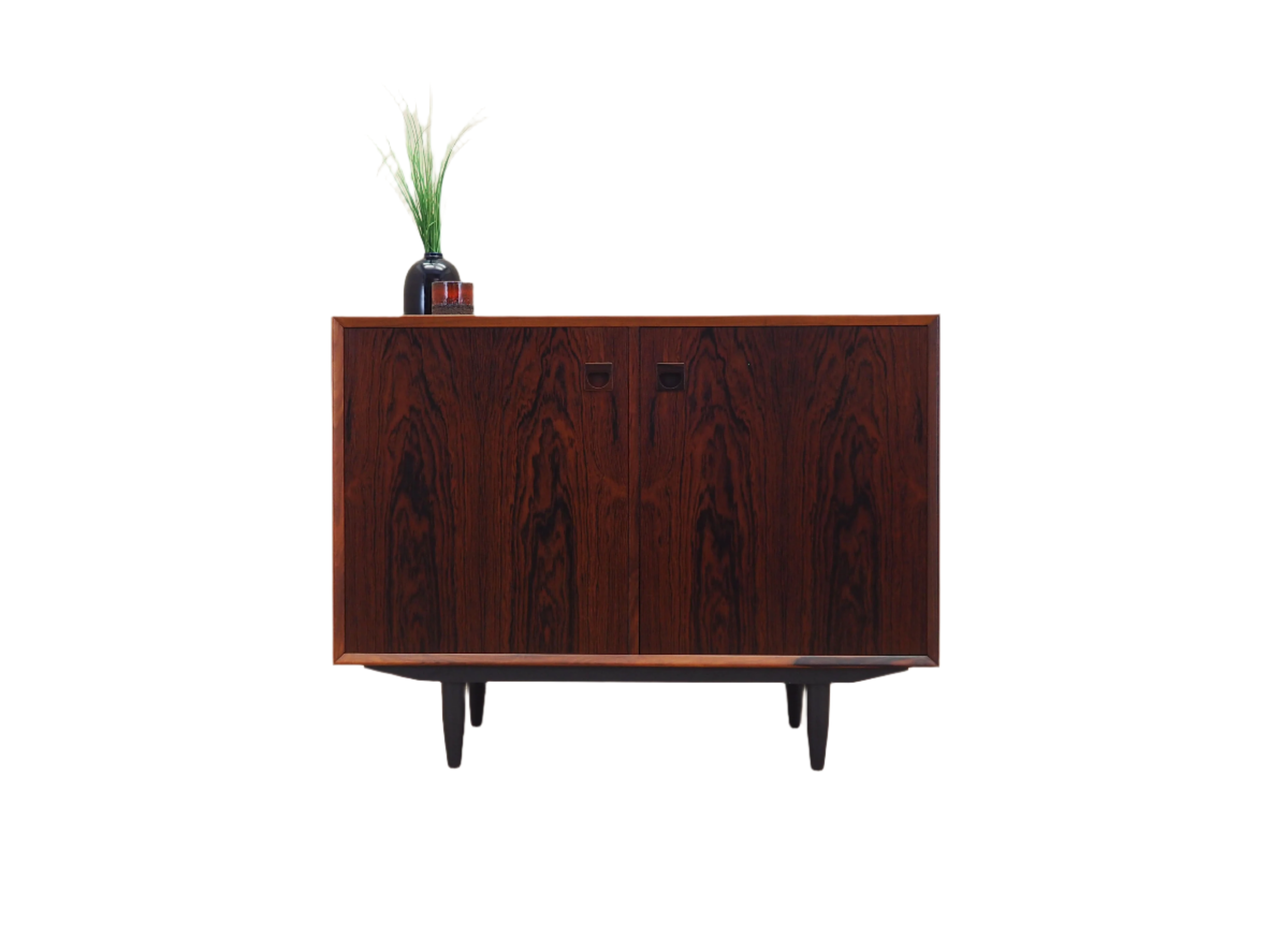 Rosewood_cabinet_Danish_design_1970s_manufacturer_Brouer