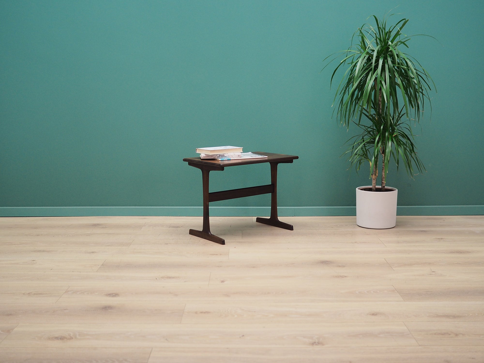 Rosewood_coffee_table_Danish_design_1960s