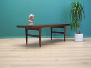 Rosewood_coffee_table_Danish_design_1970s_production_Gern_M_belfabrik