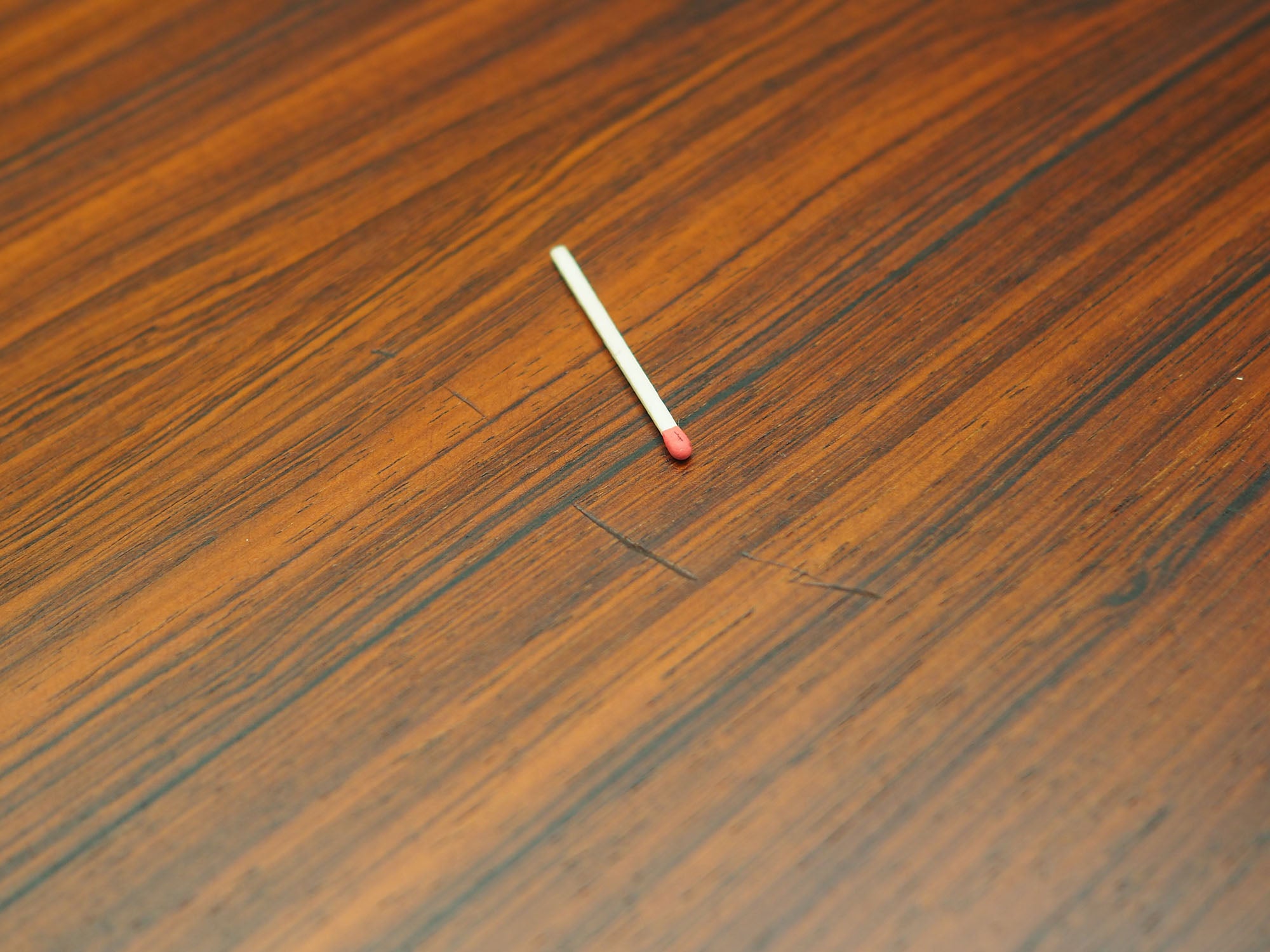 Rosewood_coffee_table_Danish_design_1970s_production_Gern_M_belfabrik