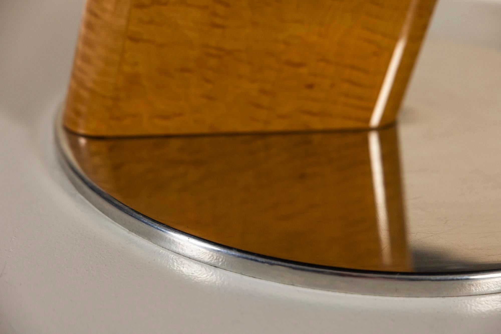 Round_Coffee_Table_In_Bird_s_Eye_Maple_And_Aluminum_By_Sergio_Saporiti