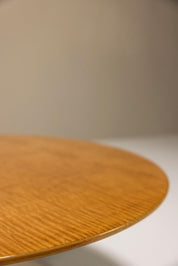 Round_Coffee_Table_In_Bird_s_Eye_Maple_And_Aluminum_By_Sergio_Saporiti