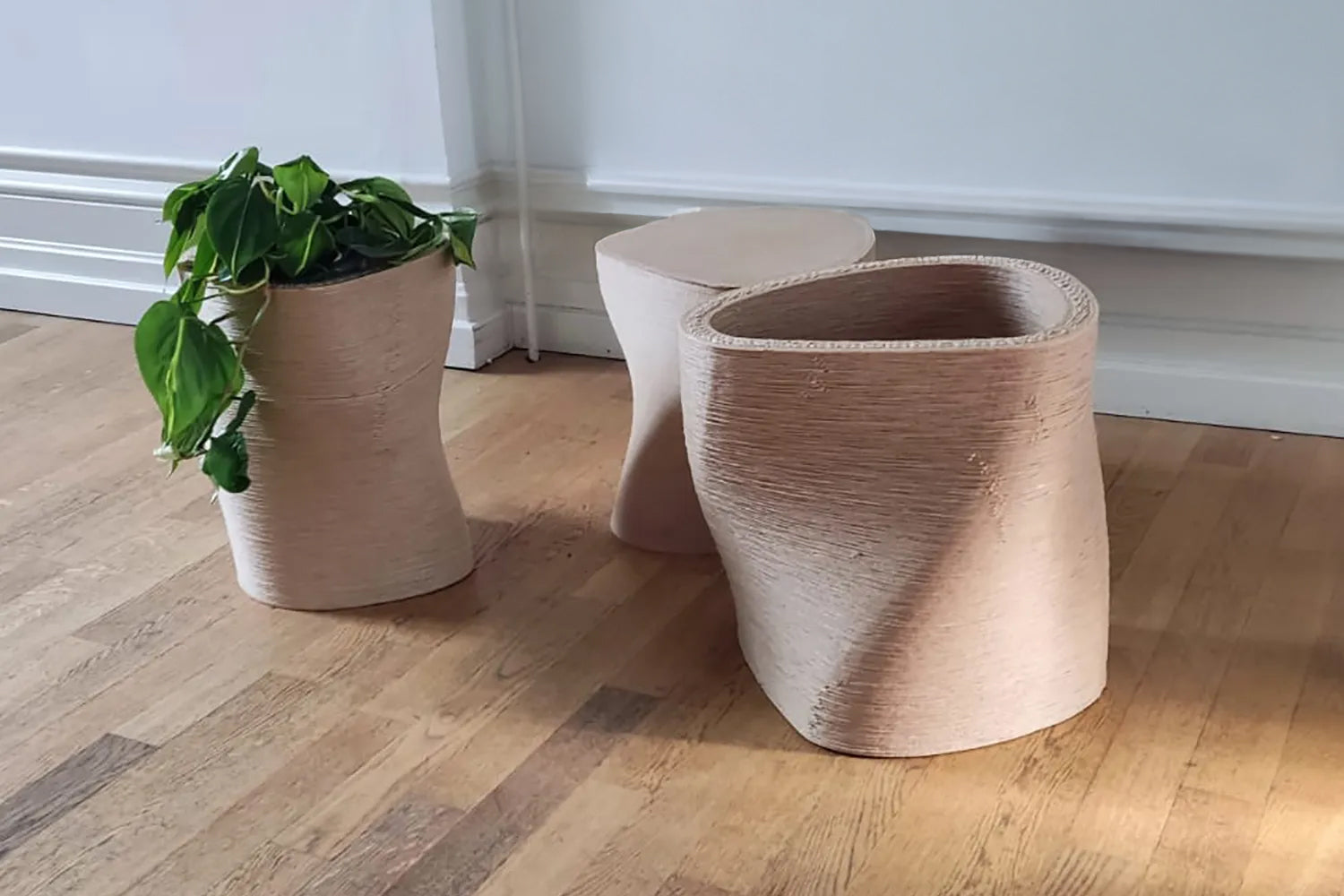 SWIVEL_Stool_or_Planter