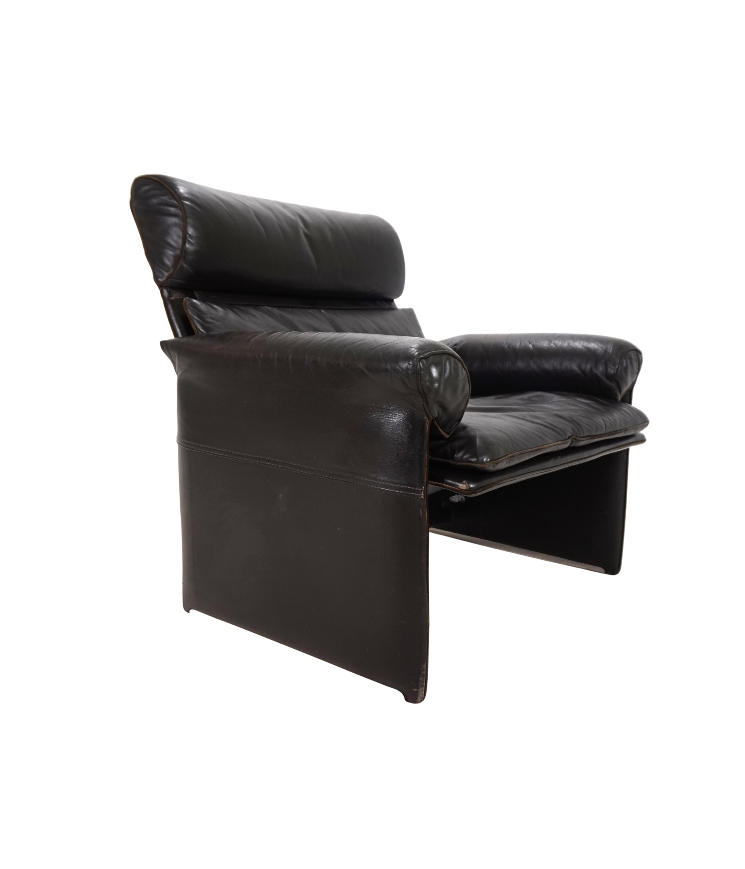 Saporiti_Italia_leather_armchair_by_Giovanni_Offredi,_1970