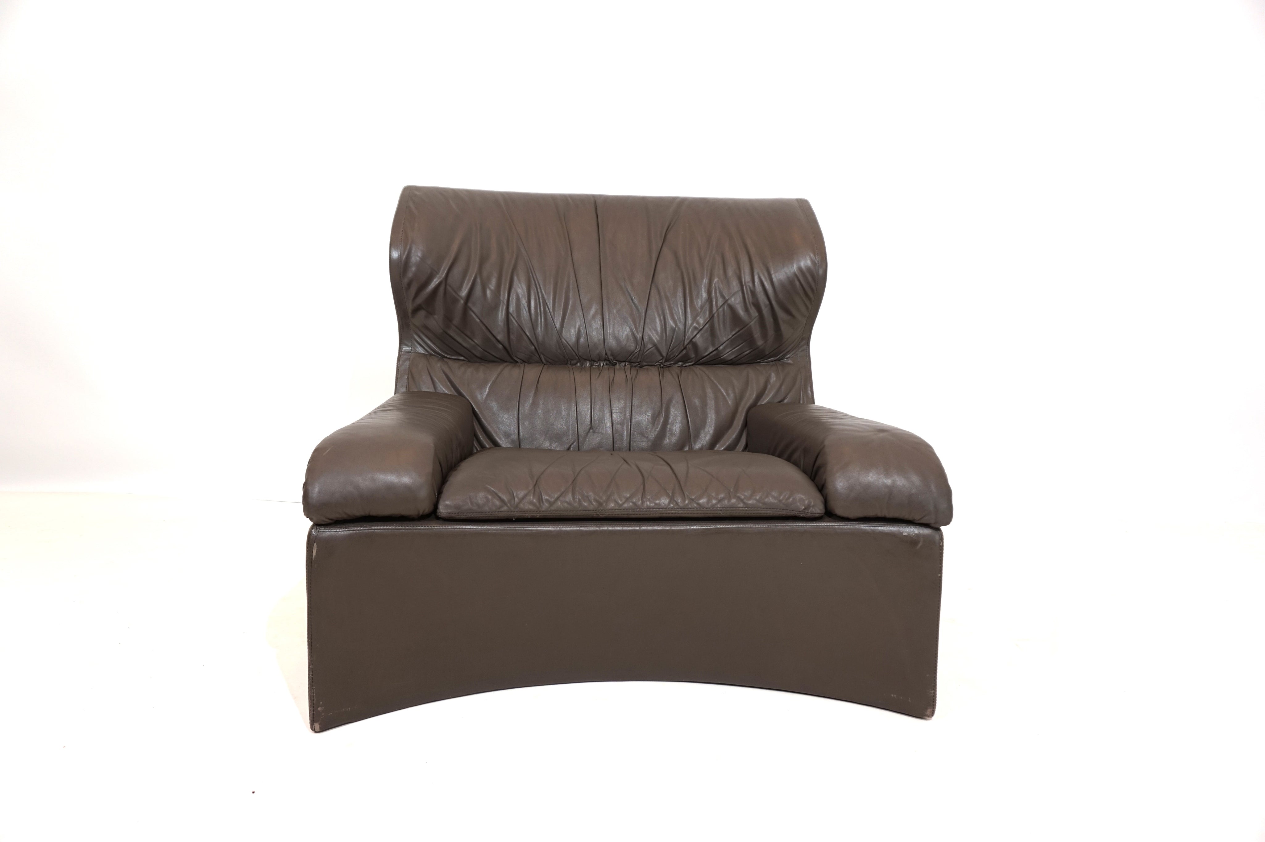 Saporiti_Vela_Alta_leather_armchair_with_ottoman 4