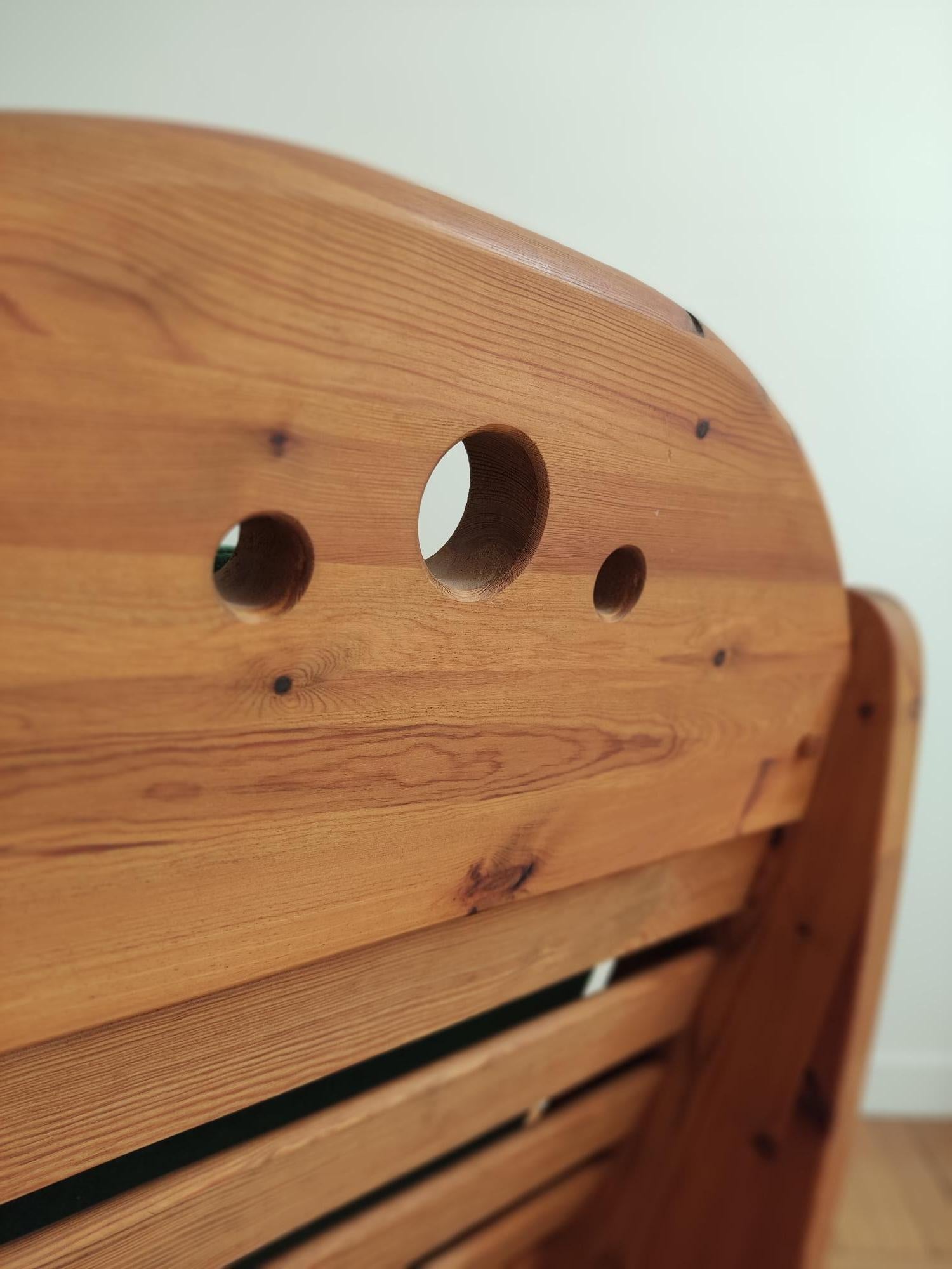 Scandinavian_pine_wood_Rocking_chair