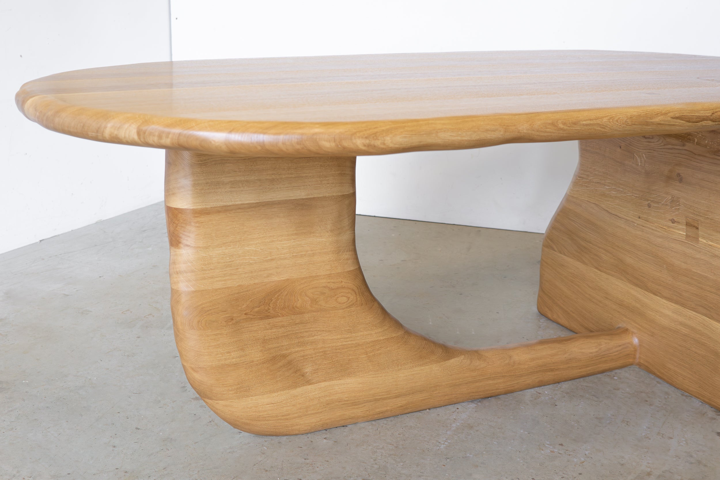 Sculptural_Dining_Table_in_Oak_Wood