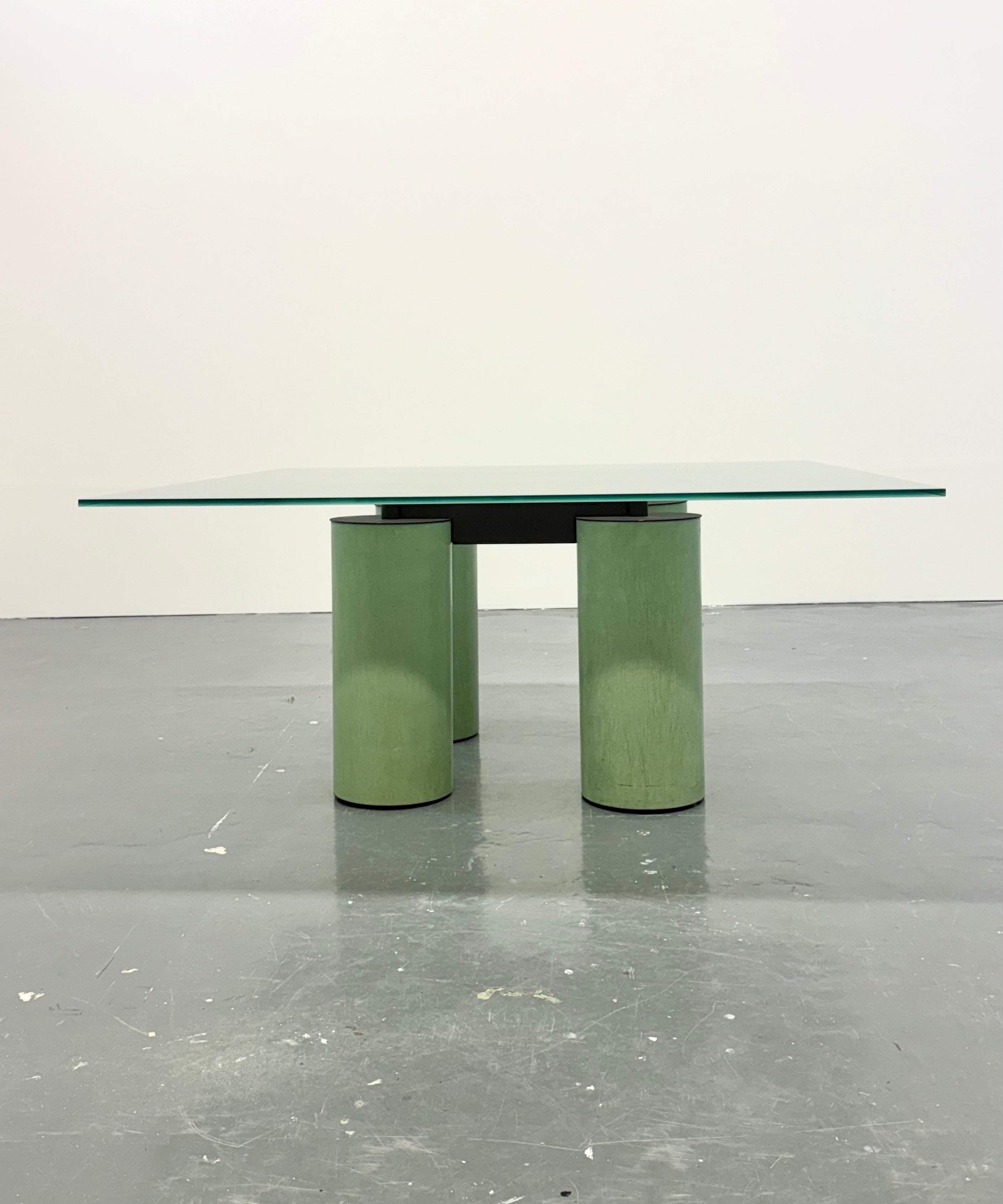 Serenissimo_dining_table_by_Massimo_Vignelli_for_Acerbis