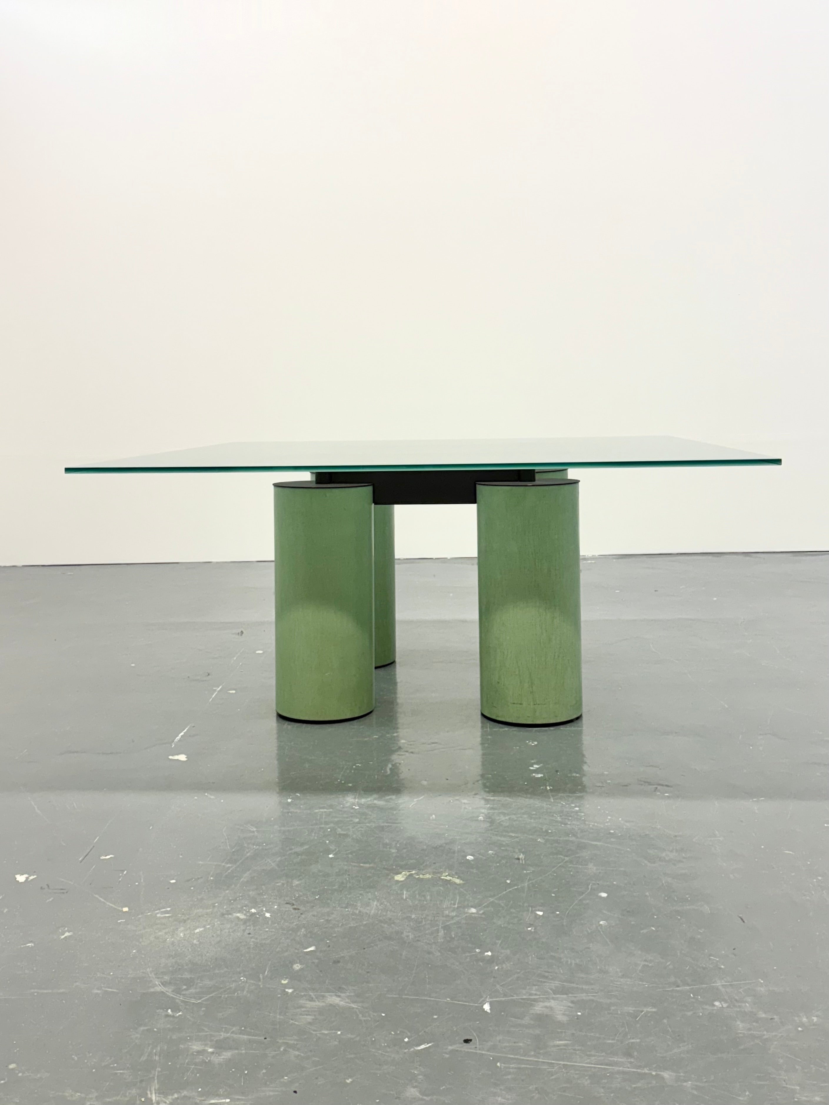 Serenissimo_dining_table_by_Massimo_Vignelli_for_Acerbis