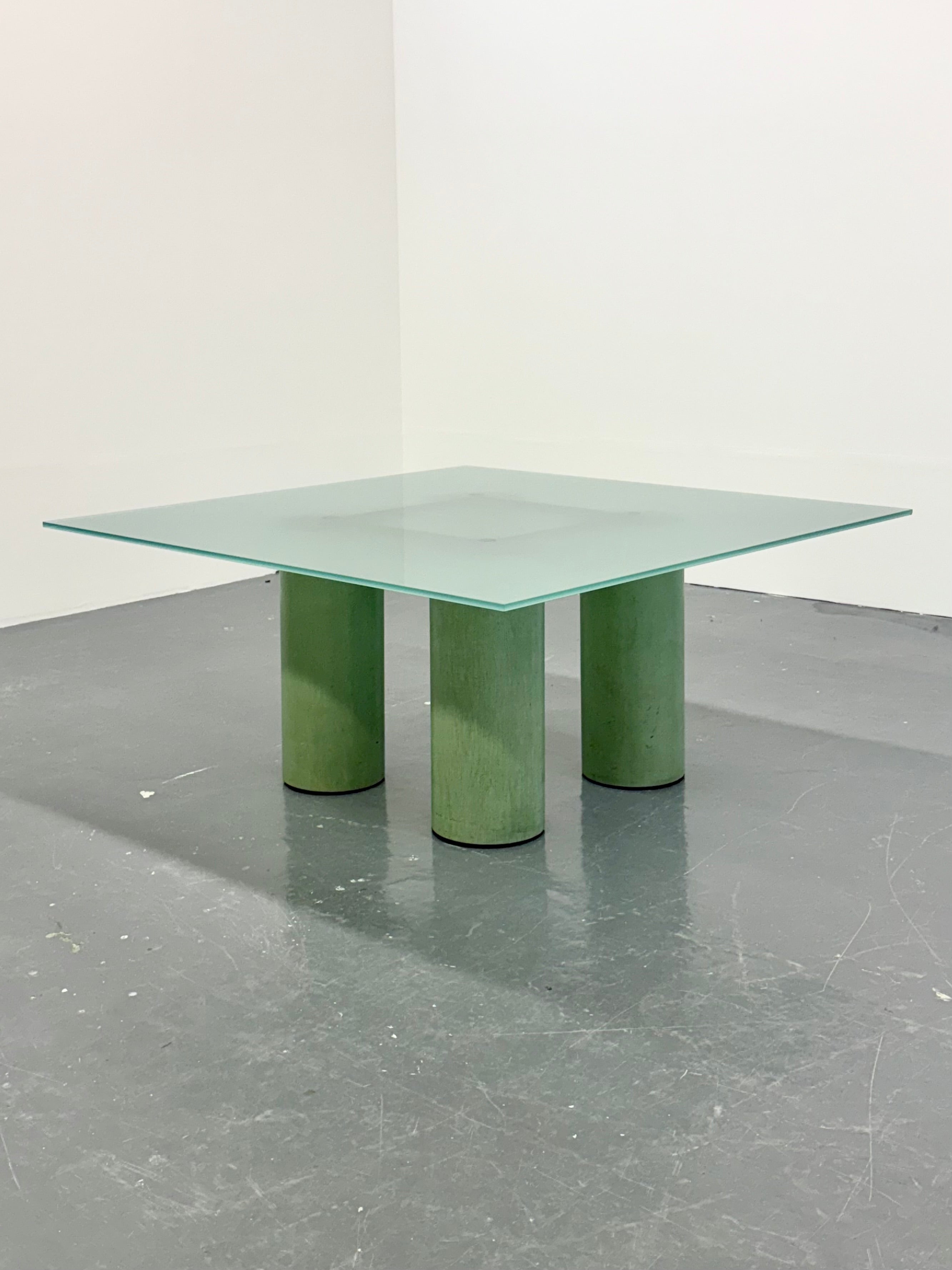 Serenissimo_dining_table_by_Massimo_Vignelli_for_Acerbis