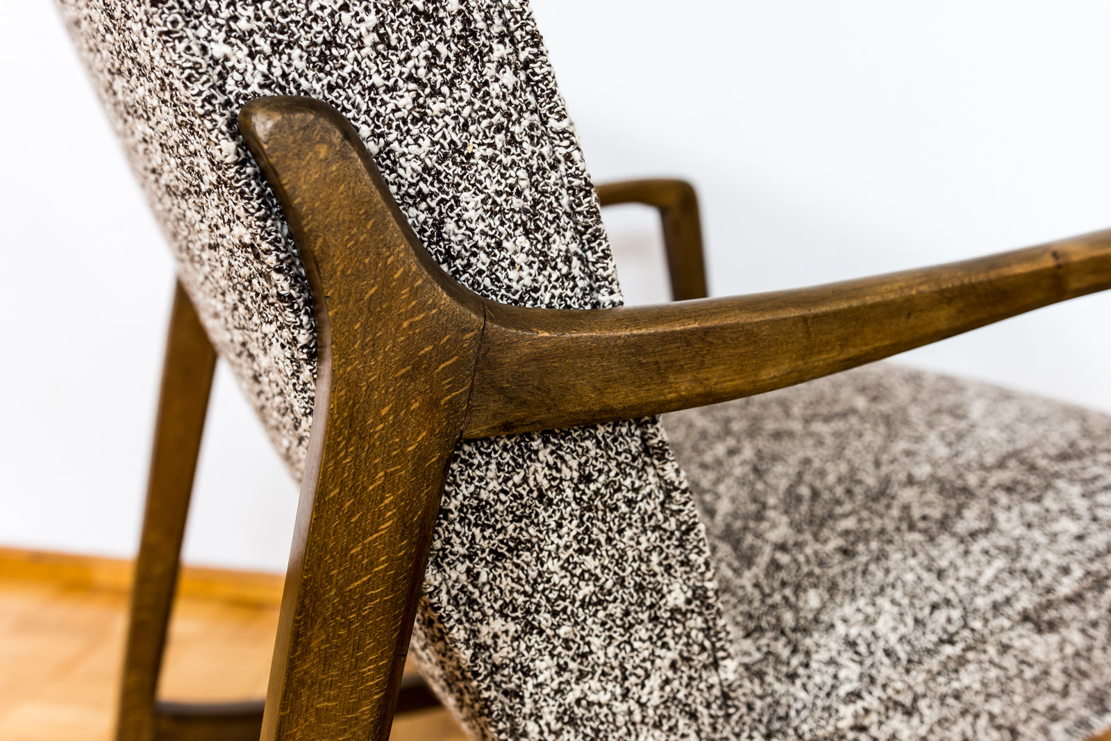 Set_of_2_Armchairs_Type_364_by_Barbara_Fenrych_W_c_awska_Poland_1960_s