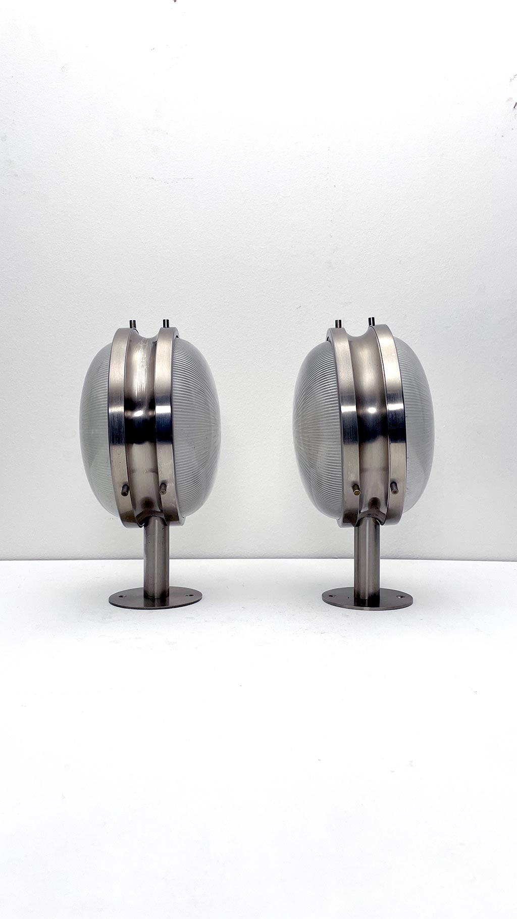 Set_of_2_Gamma_Wall_Lamps_by_Sergio_Mazza 