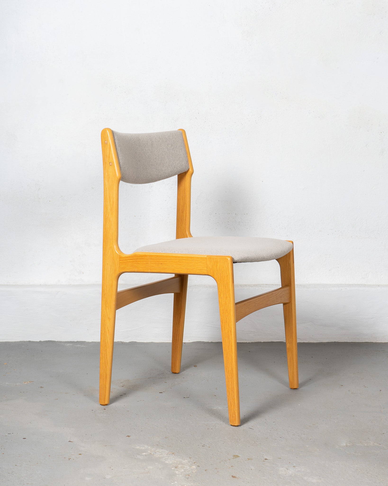 Set_of_2_Grey_Danish_Chairs_by_Erik_Buch_made_of_oak_Denmark