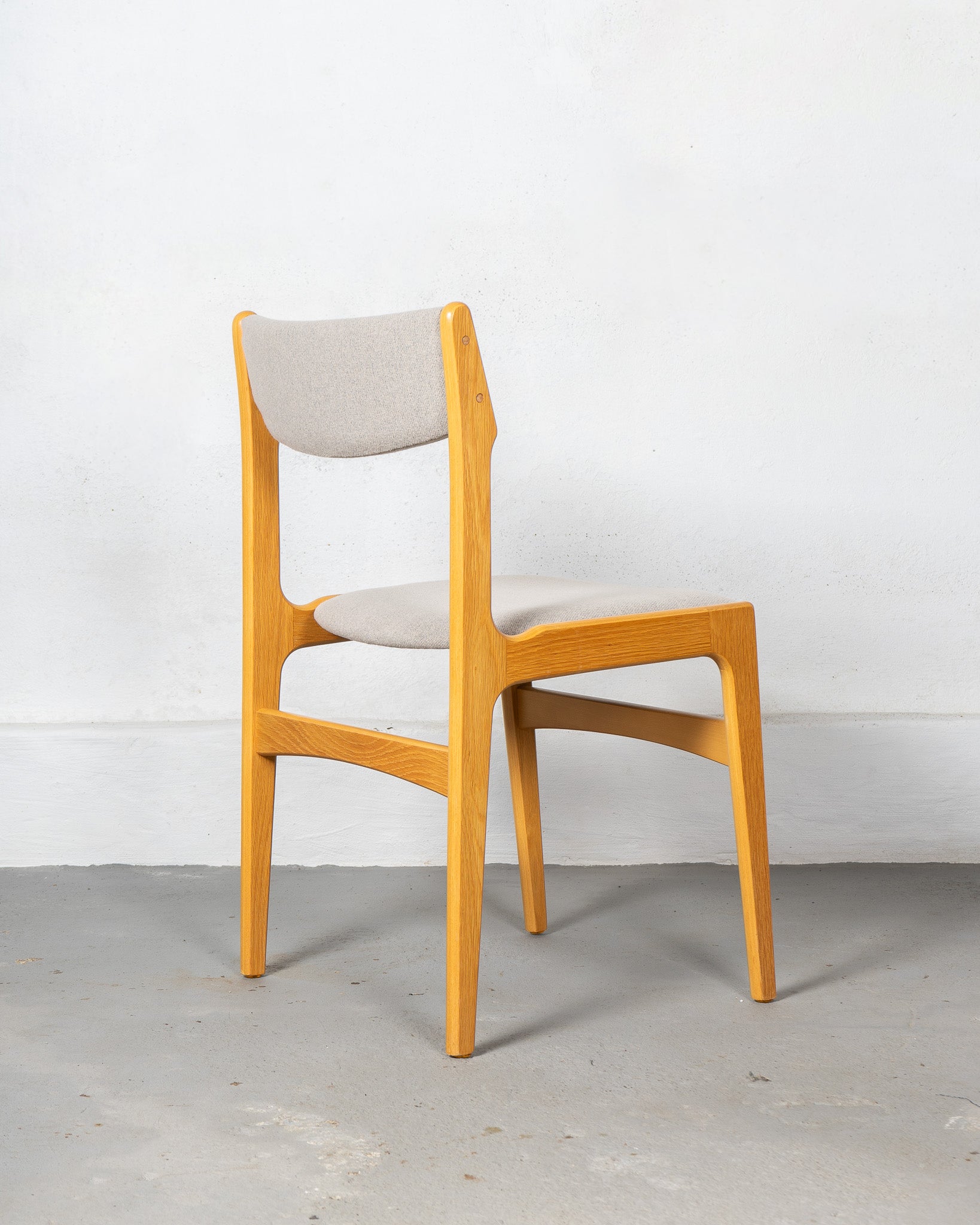 Set_of_2_Grey_Danish_Chairs_by_Erik_Buch_made_of_oak_Denmark