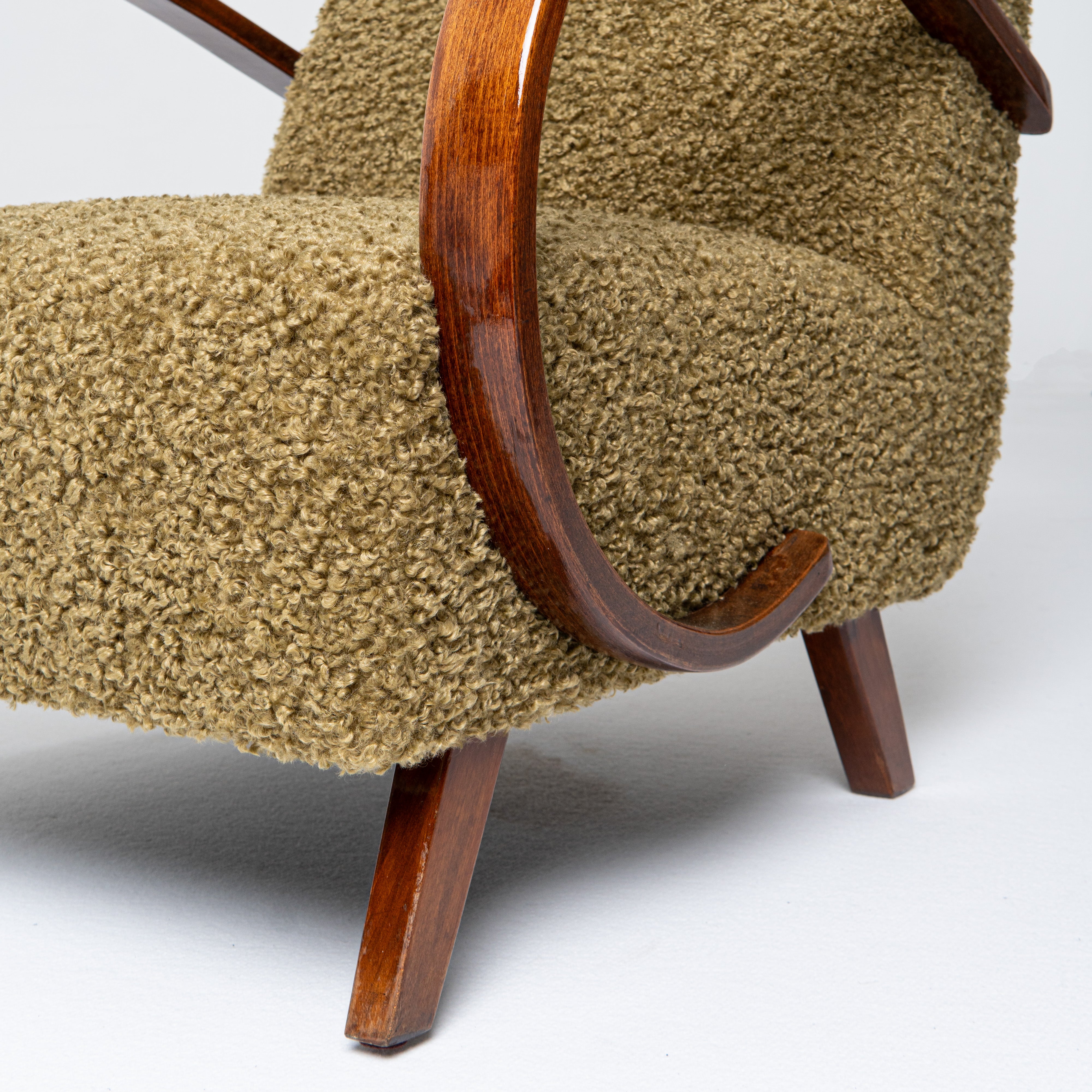 Set_of_2_Jind_ich_Halabala_H-410_armchairs_for_UP_Zavody_1930s