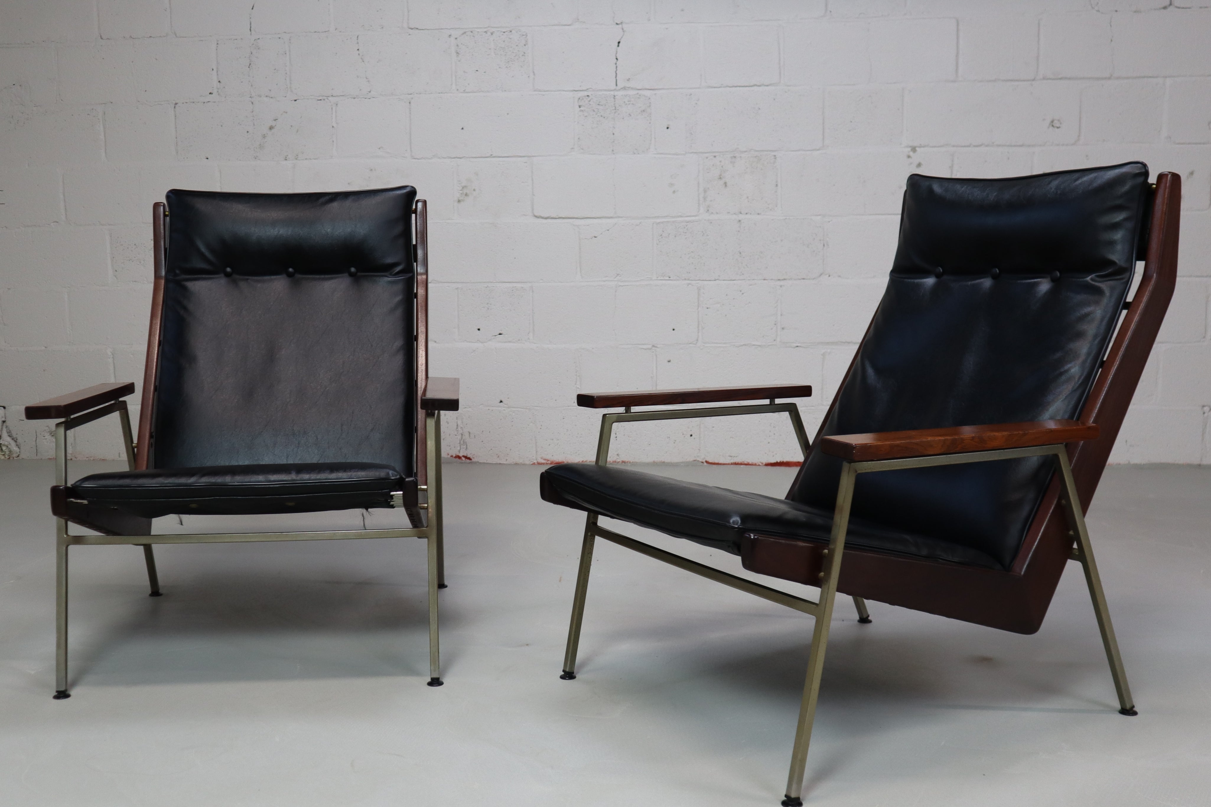 Set_of_2_Lounge_Chairs_model_1611_by_Rob_Parry_for_De_Ster_Gelderland_1952