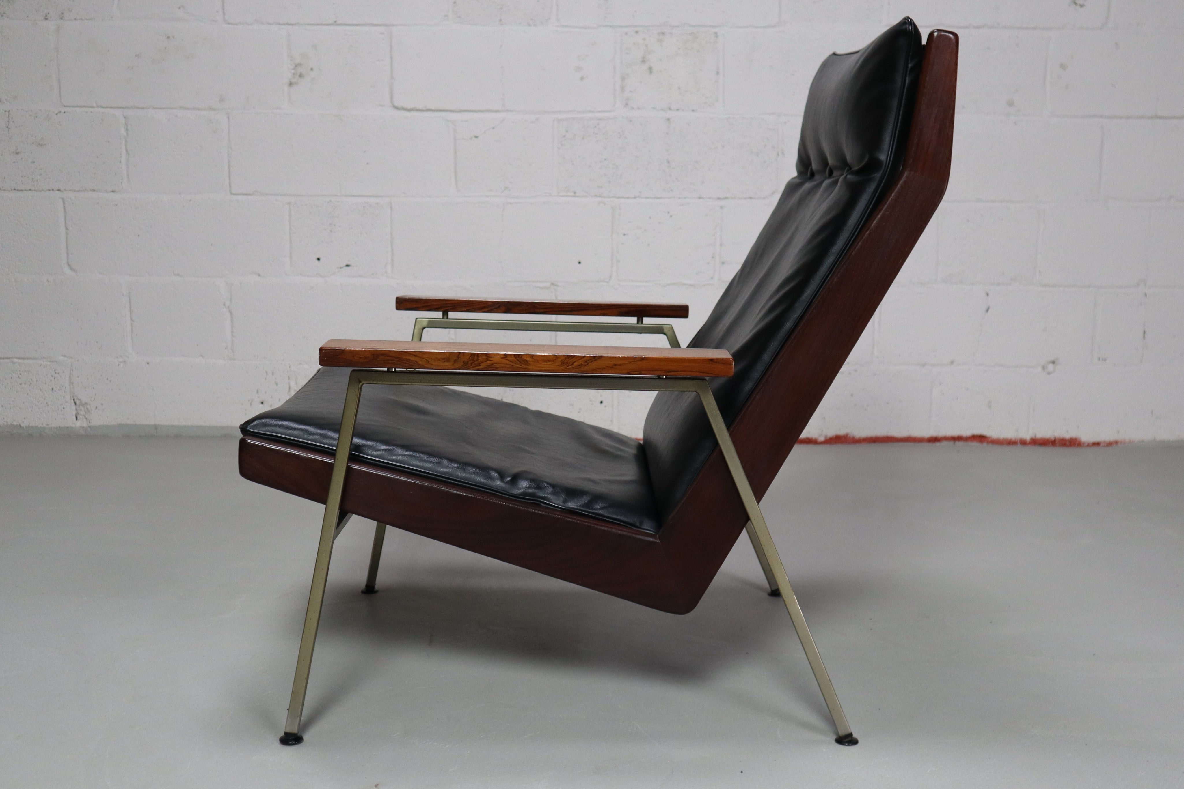 Set_of_2_Lounge_Chairs_model_1611_by_Rob_Parry_for_De_Ster_Gelderland_1952
