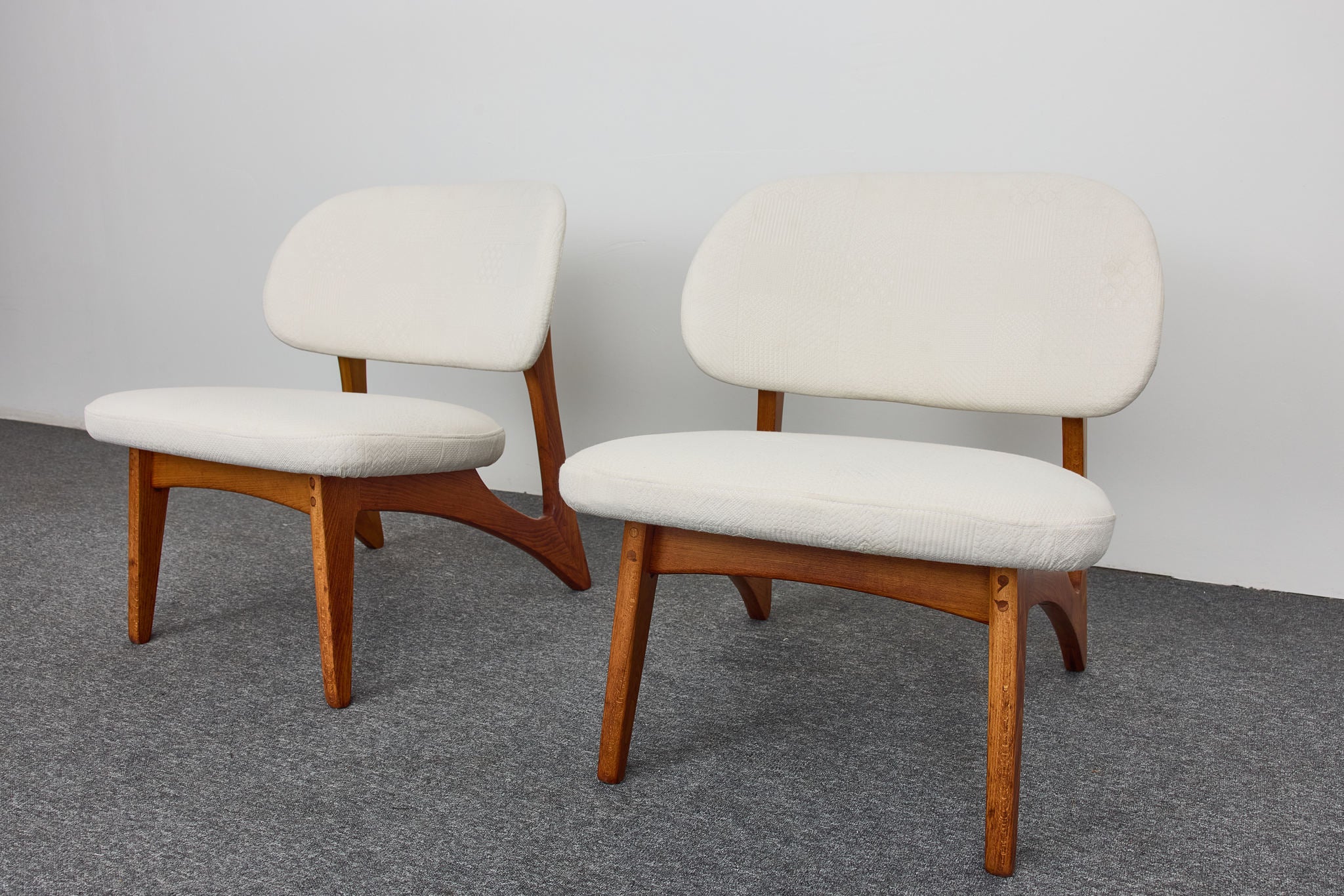 Set_of_2_Mid-Century_Buen_Lounge_Chairs_by_Fredrik_A._Kayser_for_Skeie_Co._Norway_1957