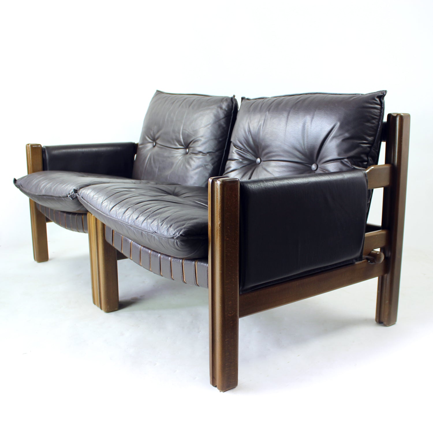Set_of_2_Sofa_in_Walnut_And_Leather_By_Boris_H_la_For_Ton_1986